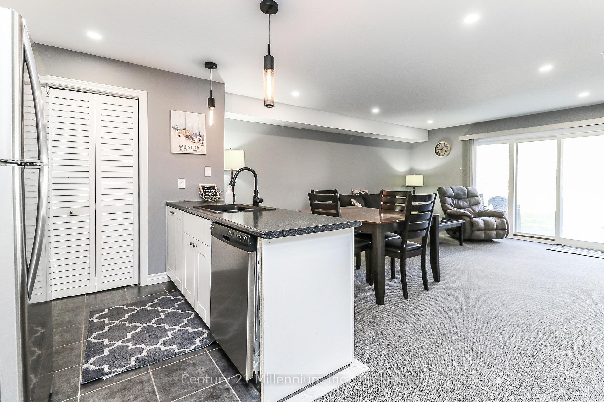Photo 4 of Unit 840, 34 Dawson Drive, Collingwood — HOMEH