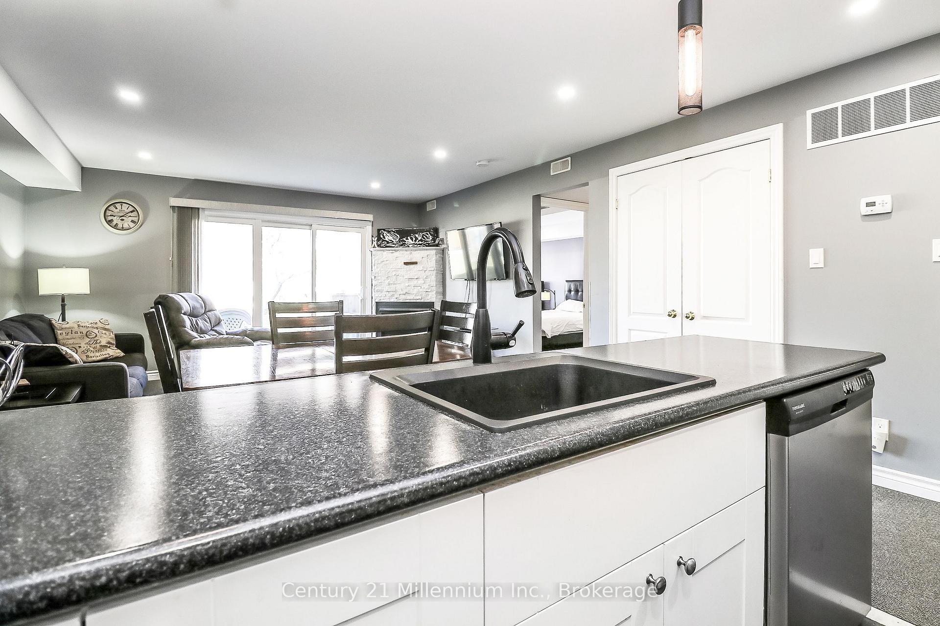 Photo 6 of Unit 840, 34 Dawson Drive, Collingwood — HOMEH
