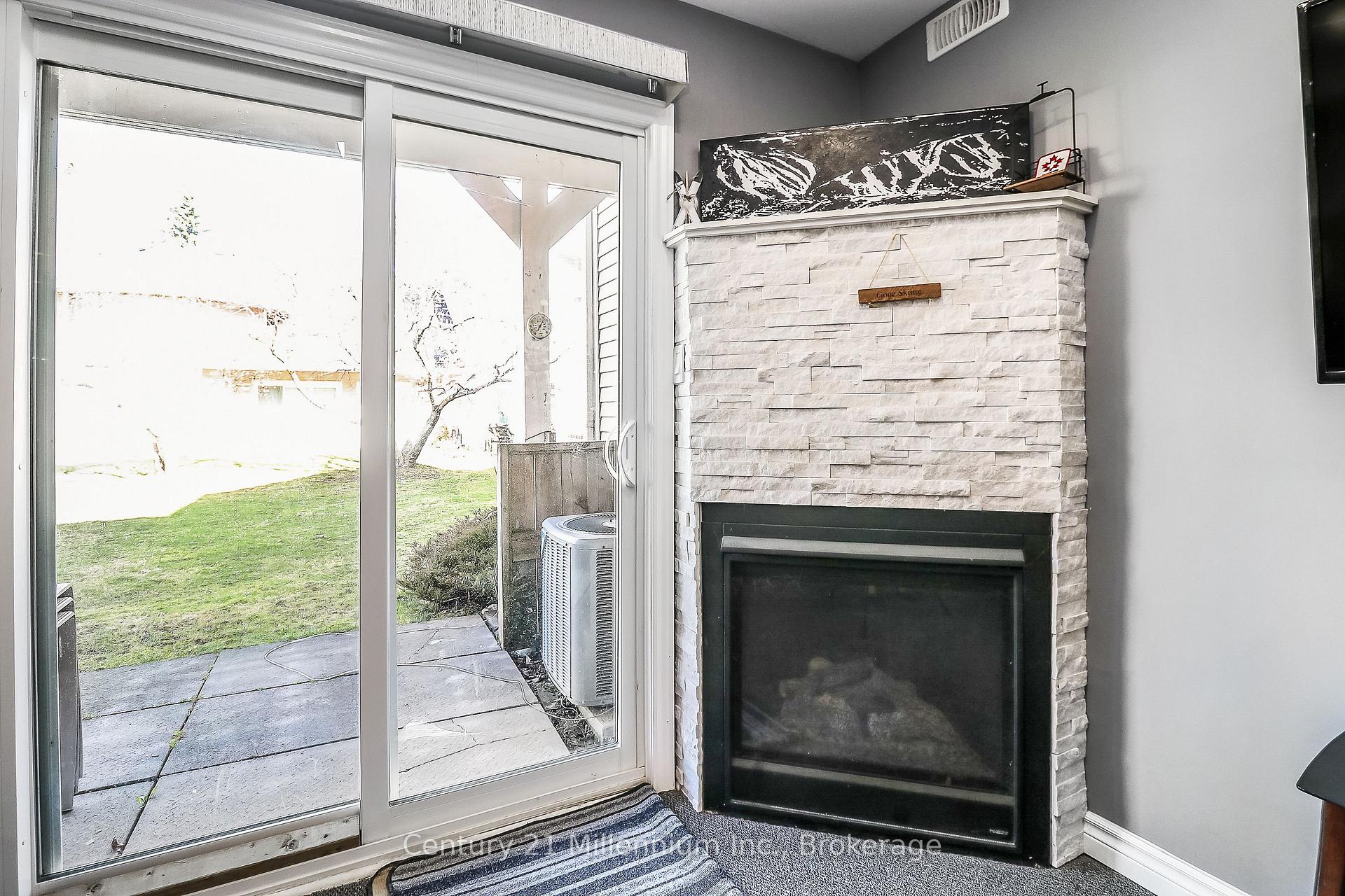 Photo 11 of Unit 840, 34 Dawson Drive, Collingwood — HOMEH