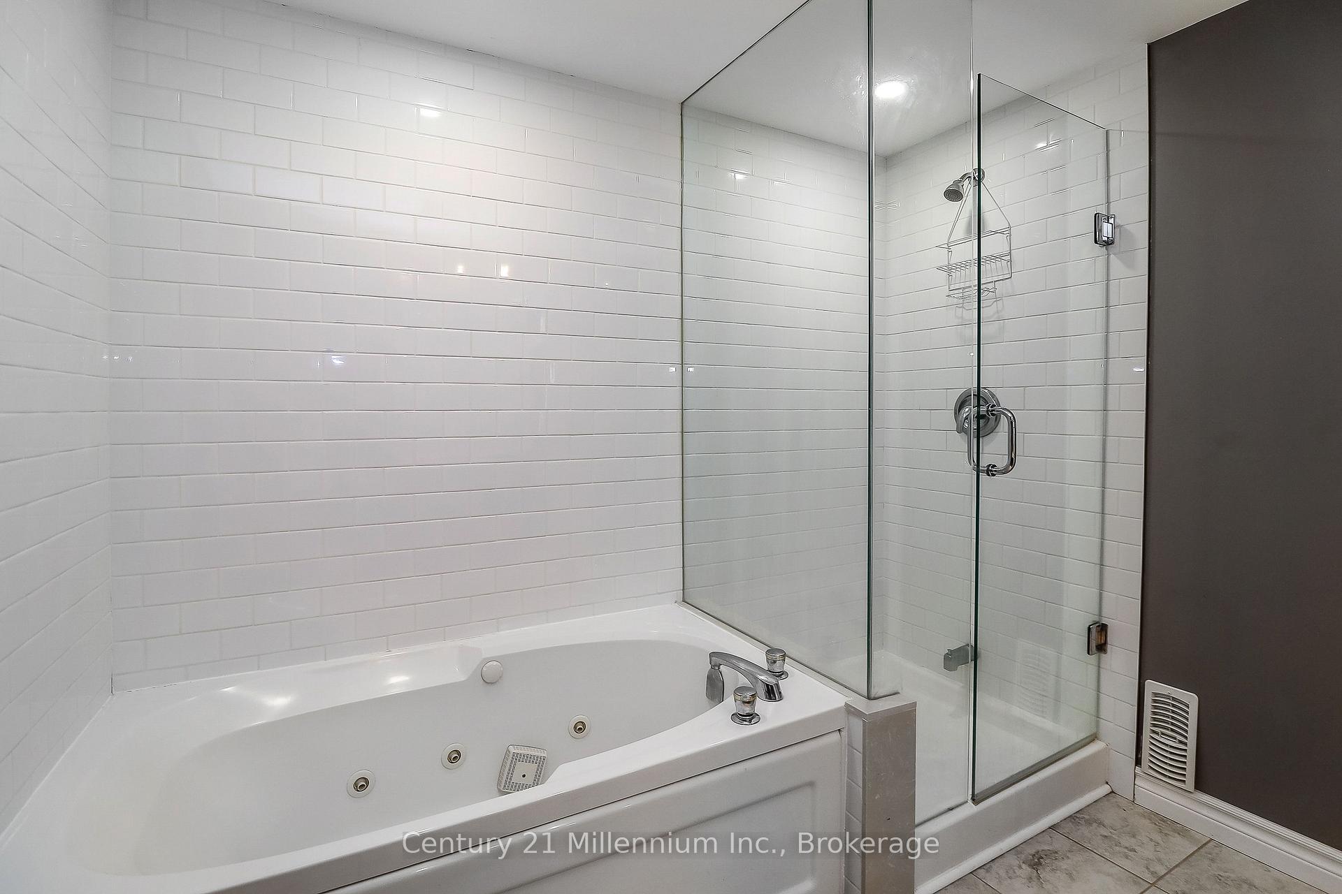 Photo 17 of Unit 840, 34 Dawson Drive, Collingwood — HOMEH