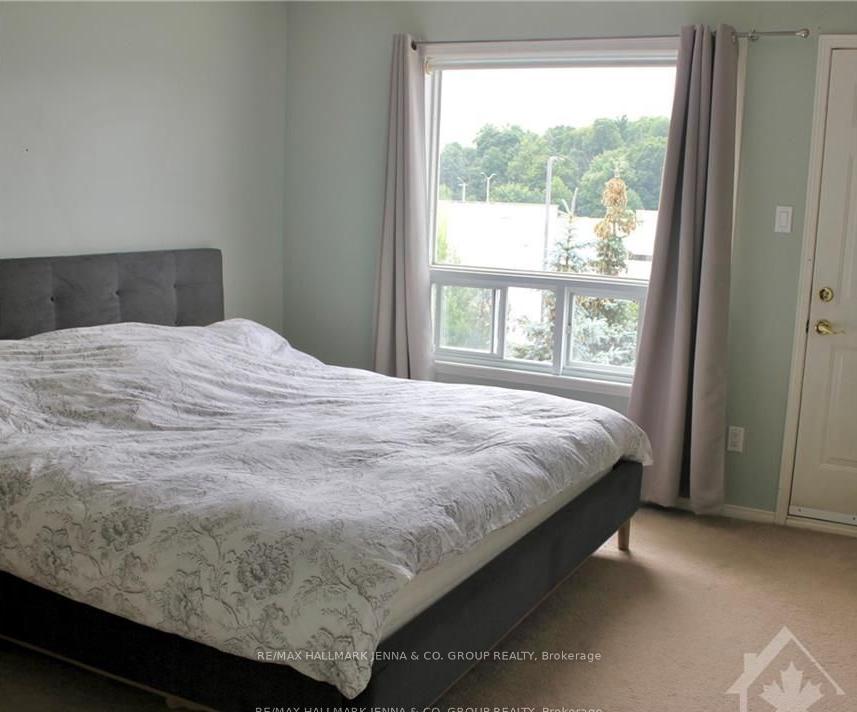 Photo 8 of 334 Cresthaven Drive, Ottawa, Barrhaven East — HOMEH