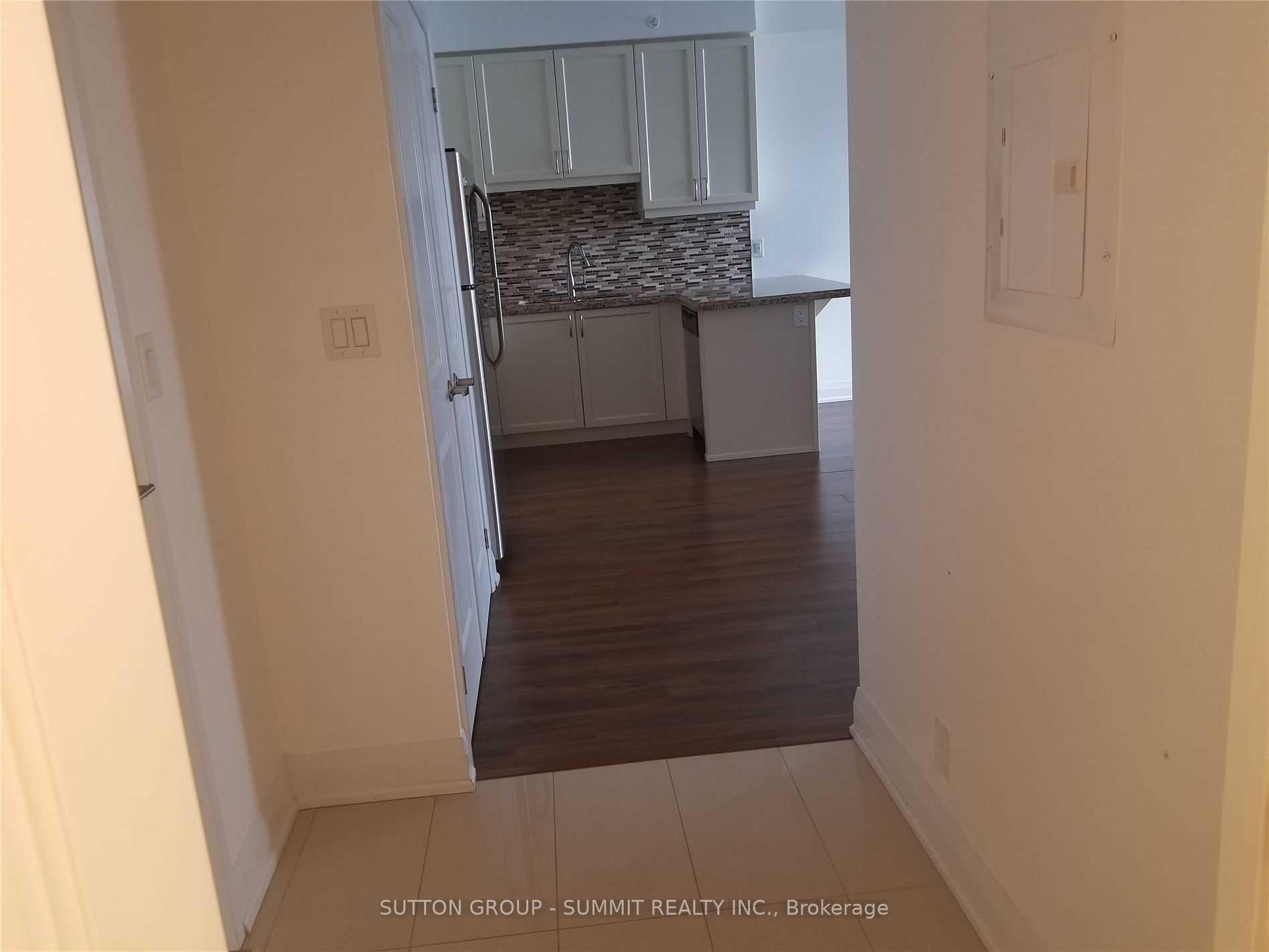 Photo 3 of Unit 813, 12 Woodstream Boulevard, Vaughan, Vaughan Grove — HOMEH