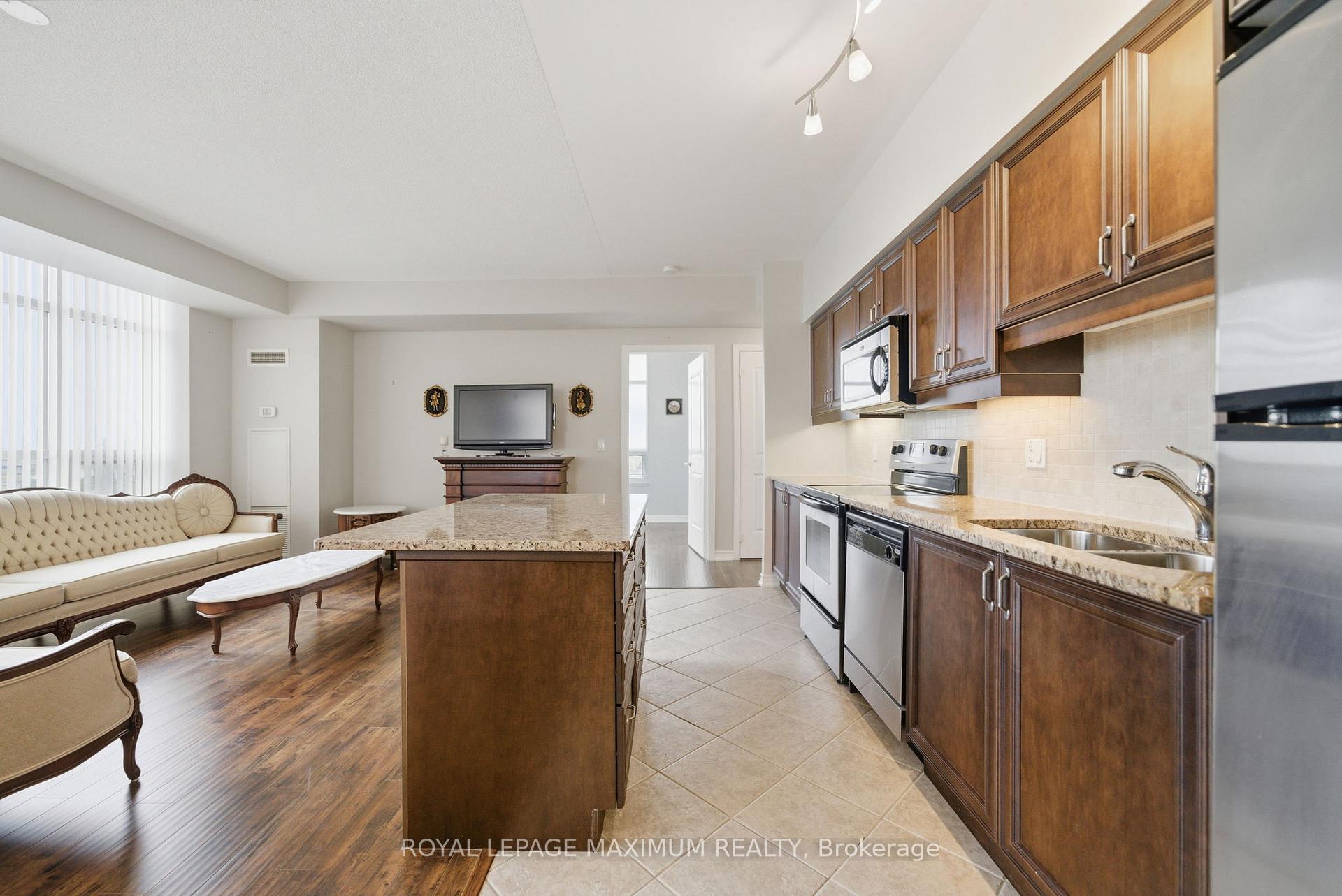 Photo 7 of Unit 714, 9225 Jane Street, Vaughan, Maple — HOMEH