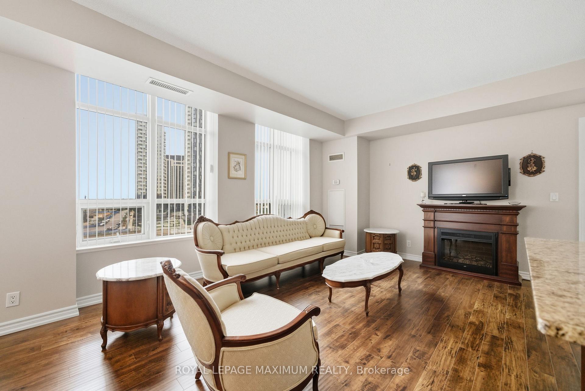 Photo 11 of Unit 714, 9225 Jane Street, Vaughan, Maple — HOMEH