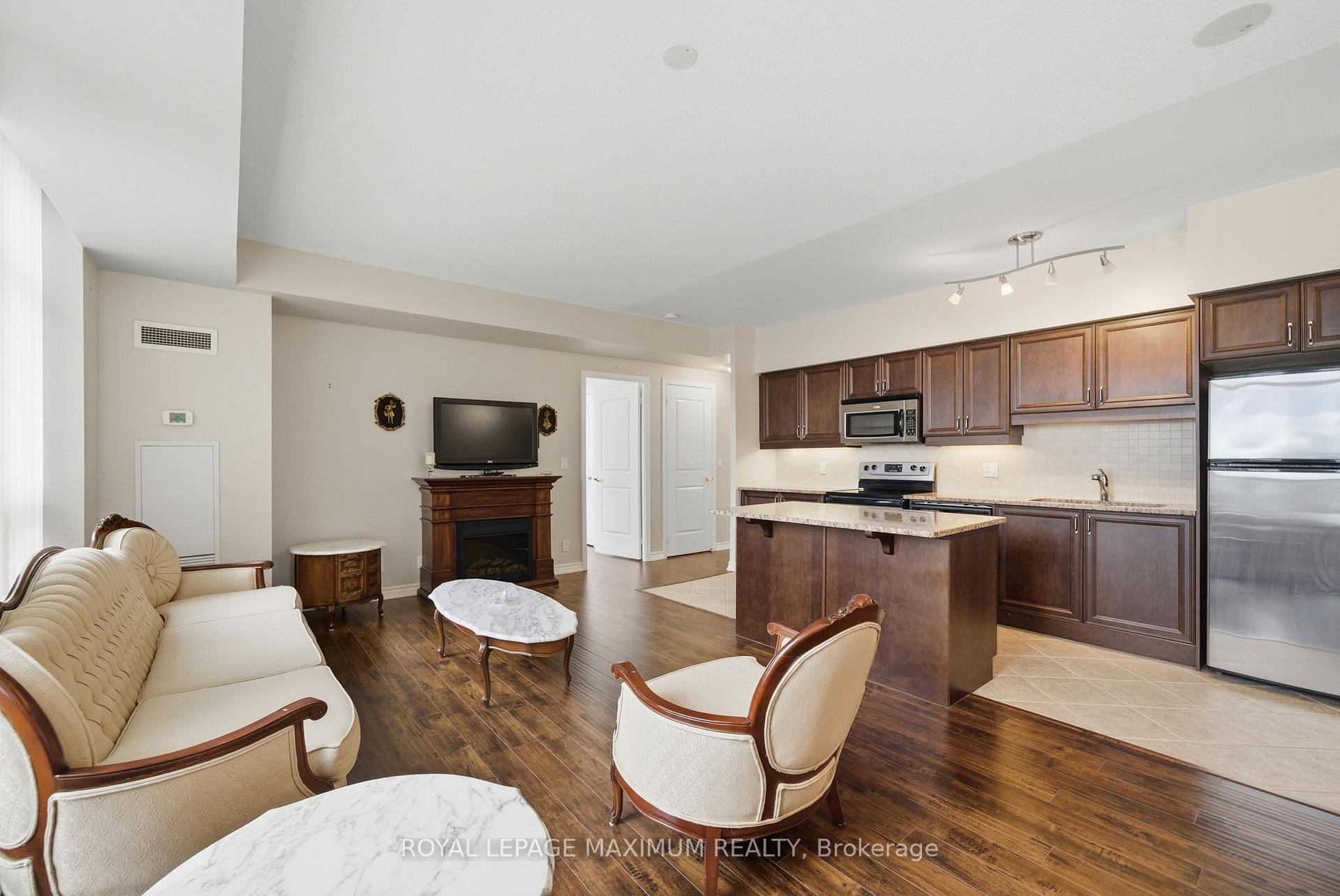 Photo 12 of Unit 714, 9225 Jane Street, Vaughan, Maple — HOMEH