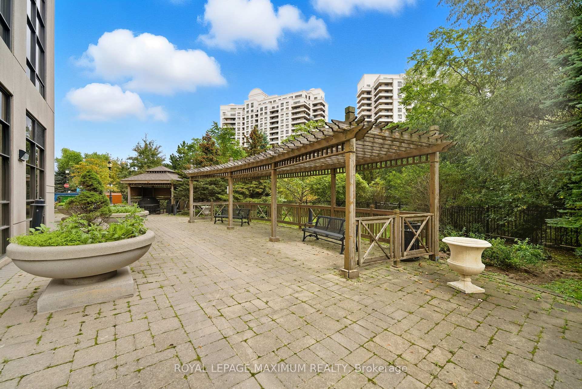 Photo 33 of Unit 714, 9225 Jane Street, Vaughan, Maple — HOMEH