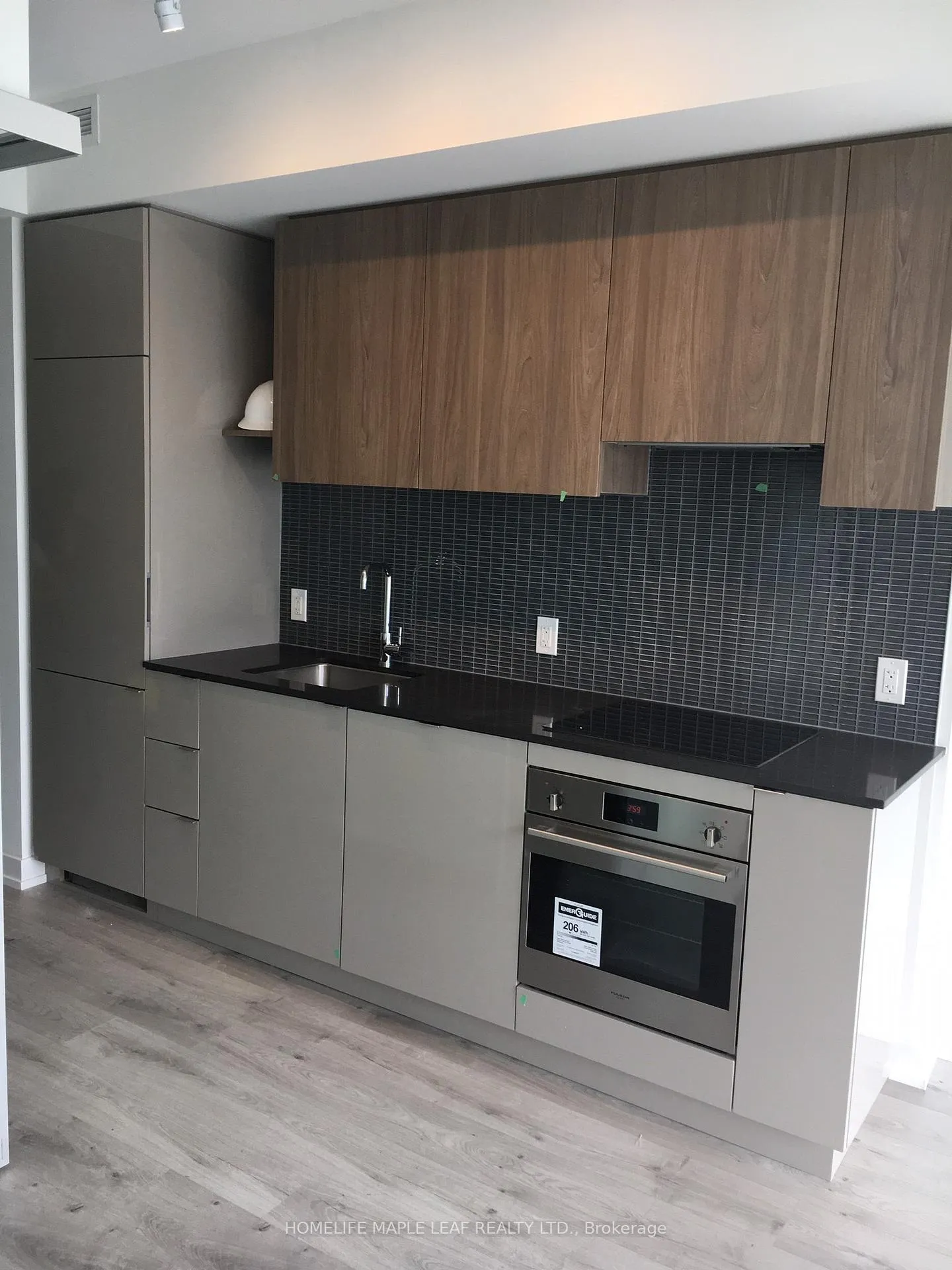 Photo 4 of Unit 1801, 161 Roehampton Avenue, Toronto, Mount Pleasant West — HOMEH