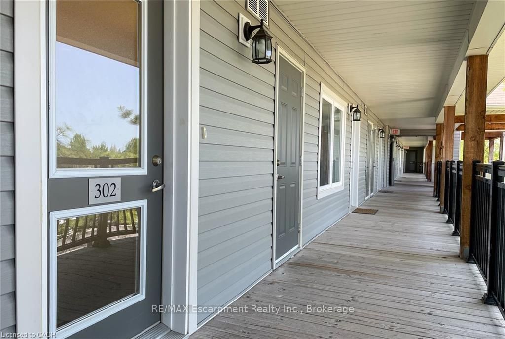 Photo 4 of Unit 302, 8 Brandy Lane Drive, Collingwood — HOMEH