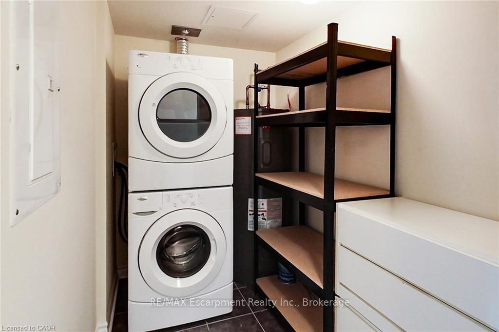 Photo 9 of Unit 302, 8 Brandy Lane Drive, Collingwood — HOMEH