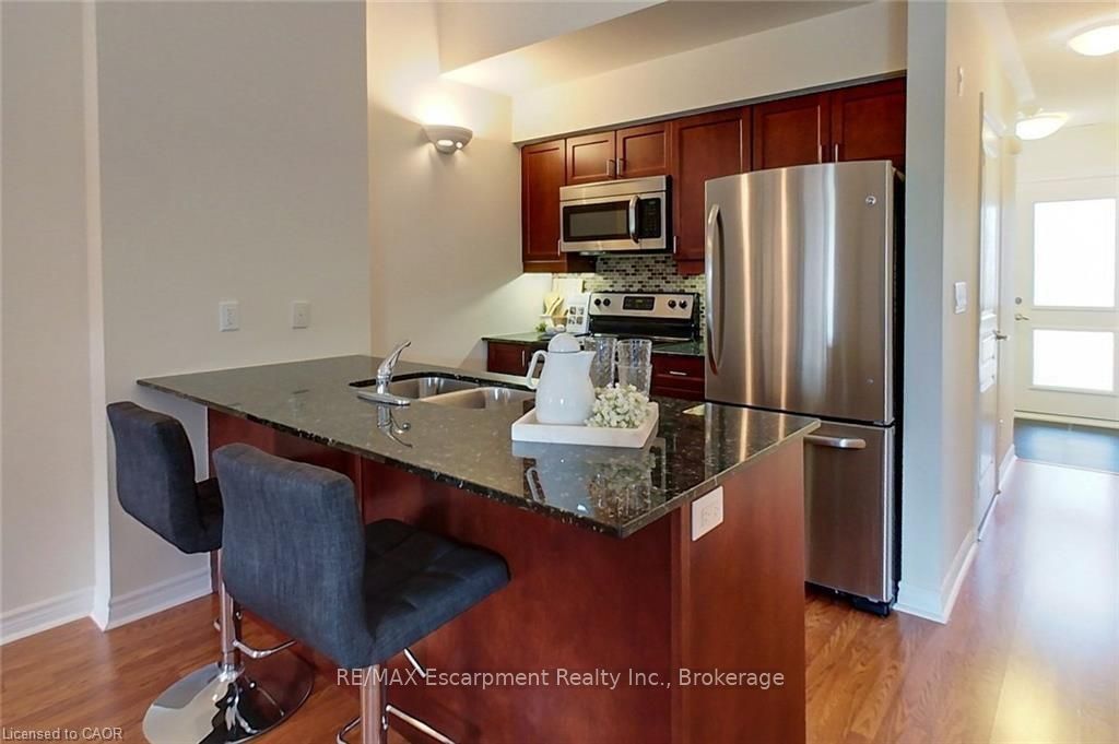 Photo 10 of Unit 302, 8 Brandy Lane Drive, Collingwood — HOMEH
