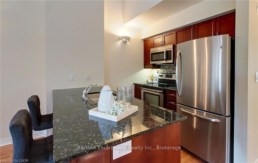 Photo 11 of Unit 302, 8 Brandy Lane Drive, Collingwood — HOMEH
