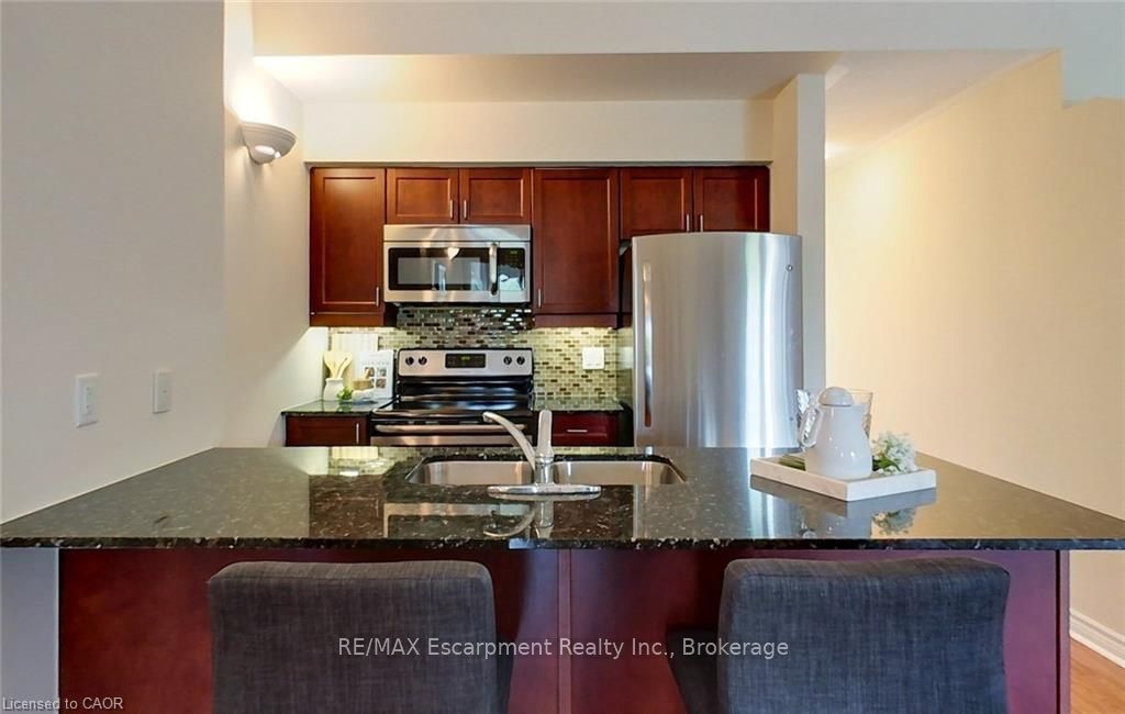Photo 12 of Unit 302, 8 Brandy Lane Drive, Collingwood — HOMEH