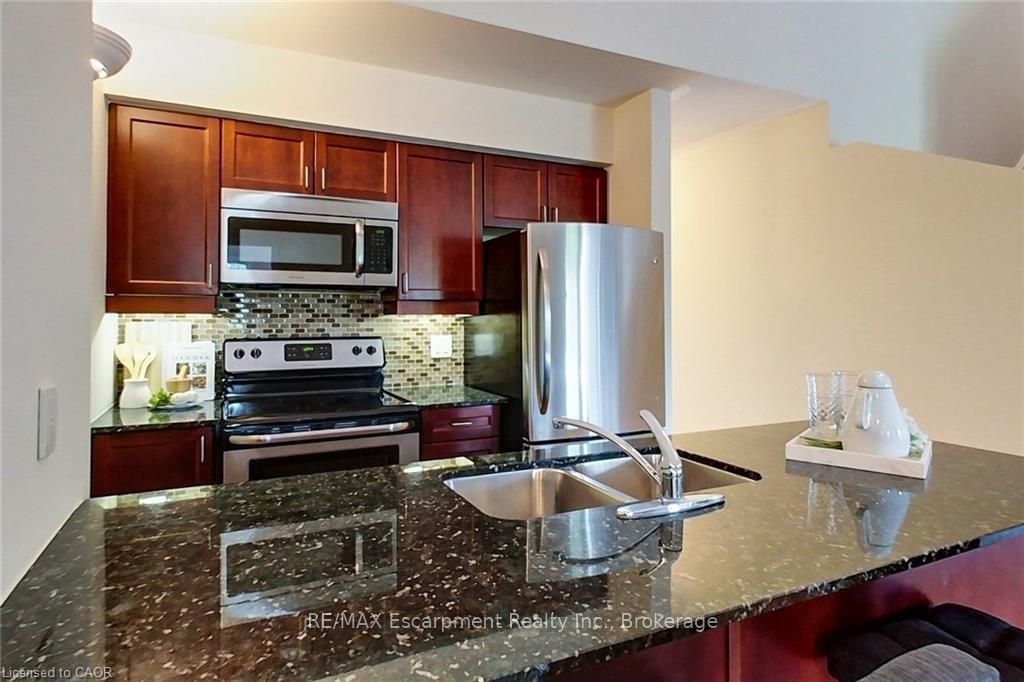 Photo 13 of Unit 302, 8 Brandy Lane Drive, Collingwood — HOMEH