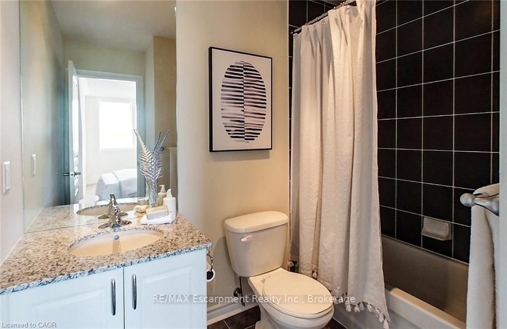 Photo 33 of Unit 302, 8 Brandy Lane Drive, Collingwood — HOMEH