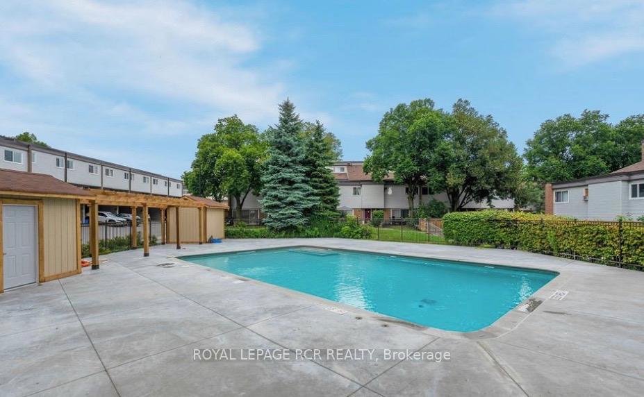 Photo 18 of 109 Milestone Crescent, Aurora, Aurora Village — HOMEH