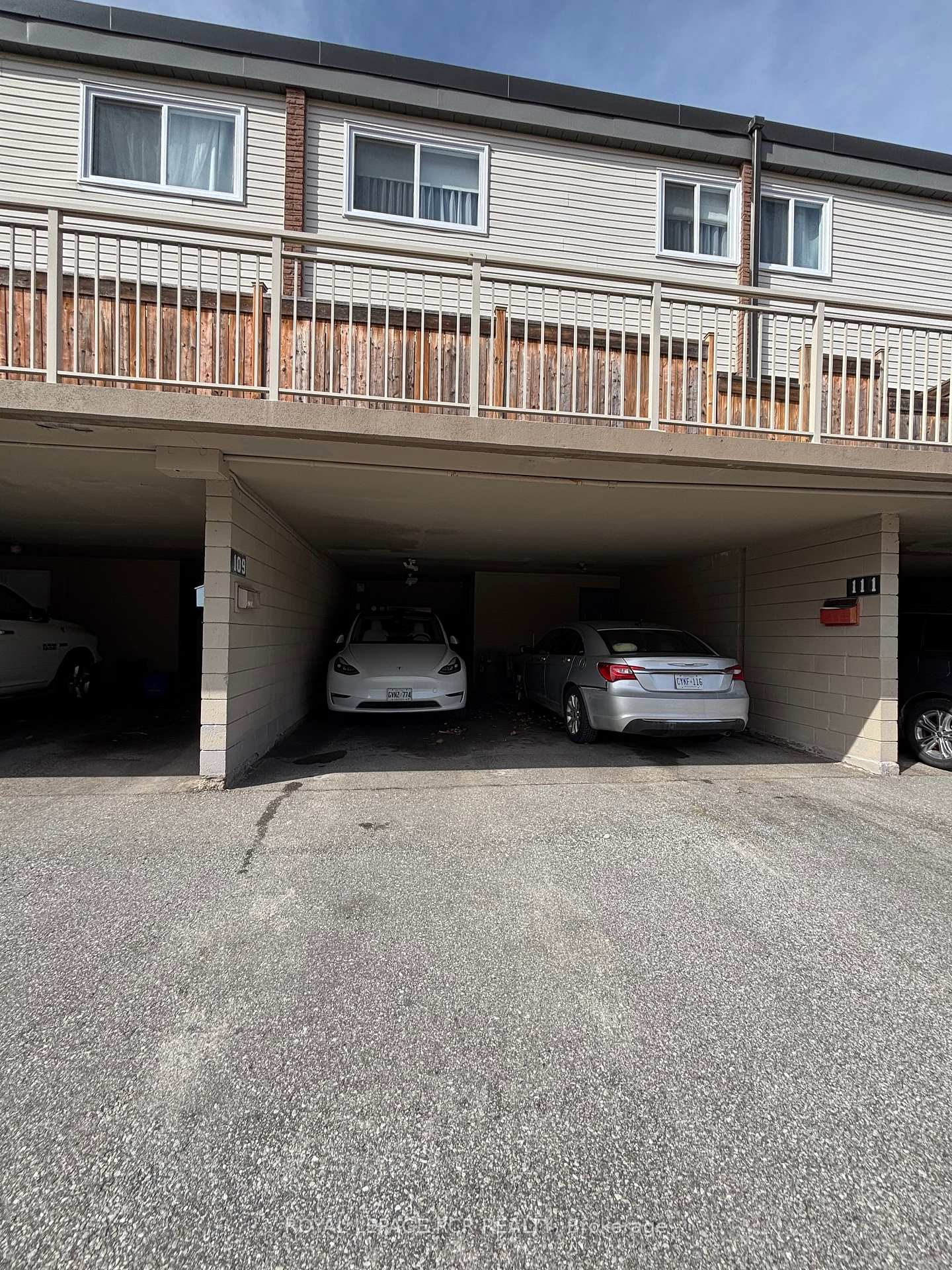 Photo 19 of 109 Milestone Crescent, Aurora, Aurora Village — HOMEH