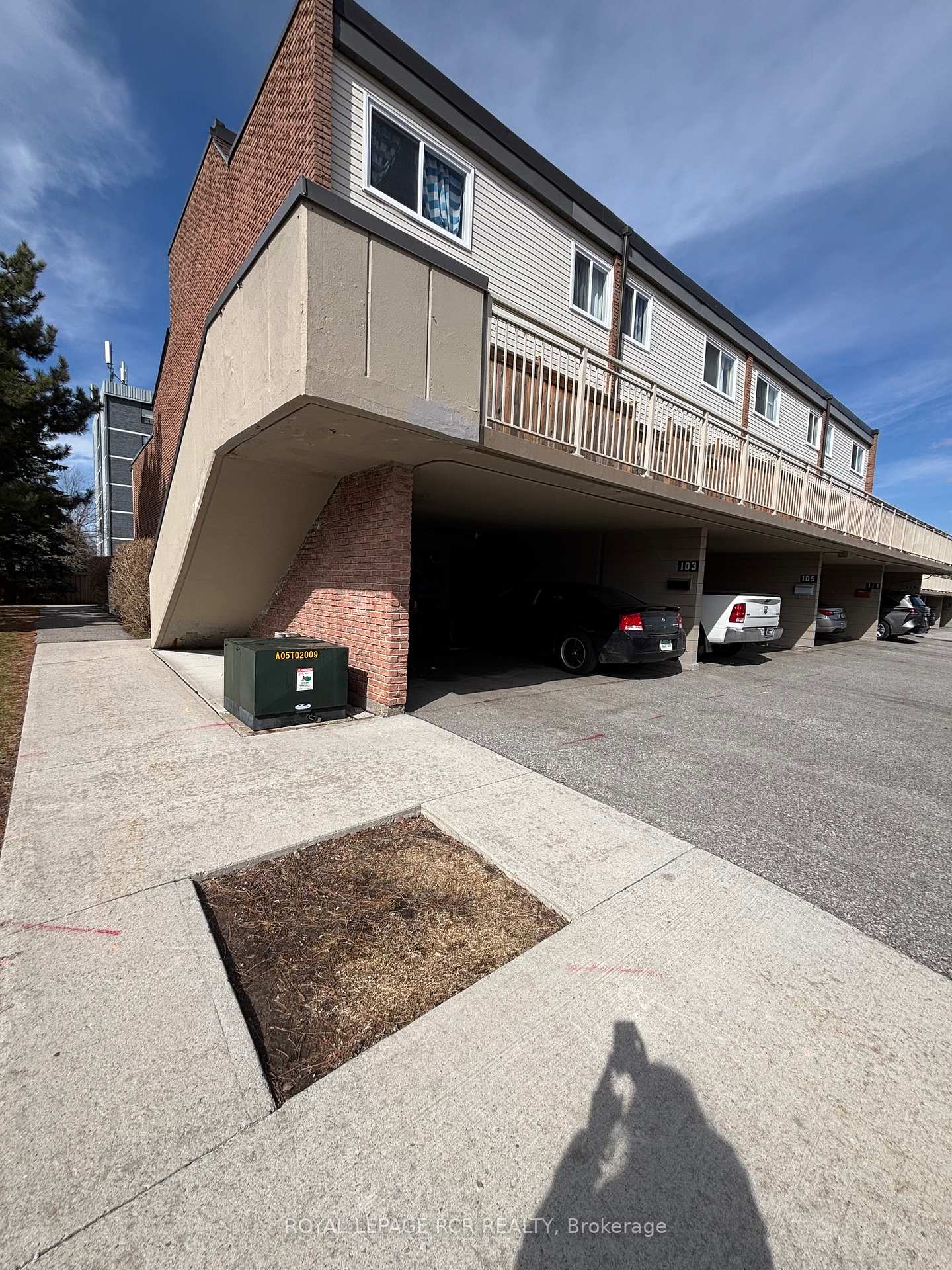 Photo 20 of 109 Milestone Crescent, Aurora, Aurora Village — HOMEH