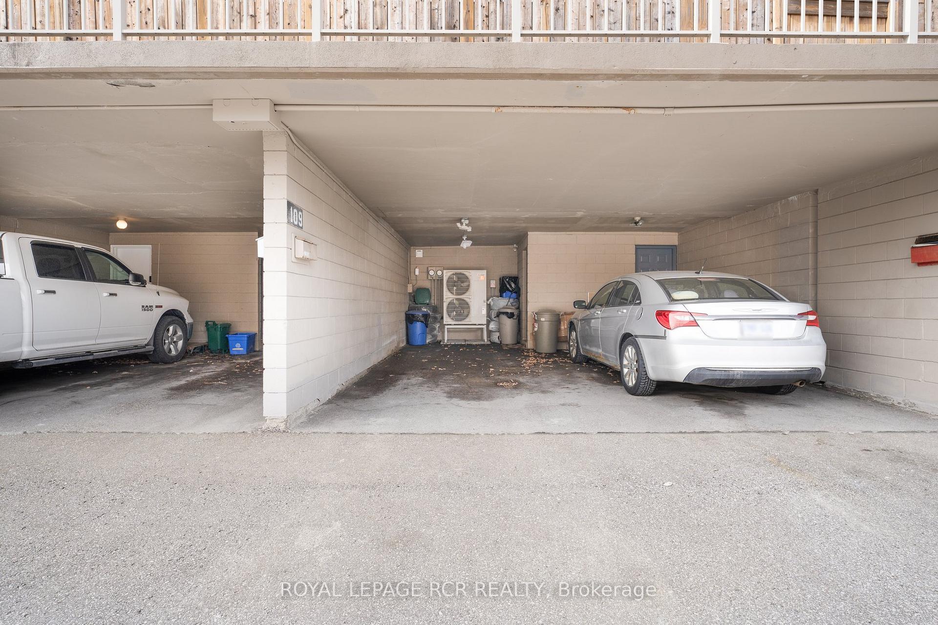 Photo 21 of 109 Milestone Crescent, Aurora, Aurora Village — HOMEH