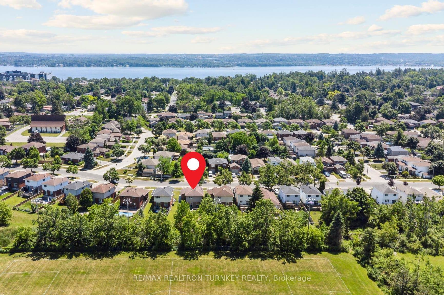 Photo 4 of Unit Upper, 62 Arthur Avenue, Barrie, Grove East — HOMEH