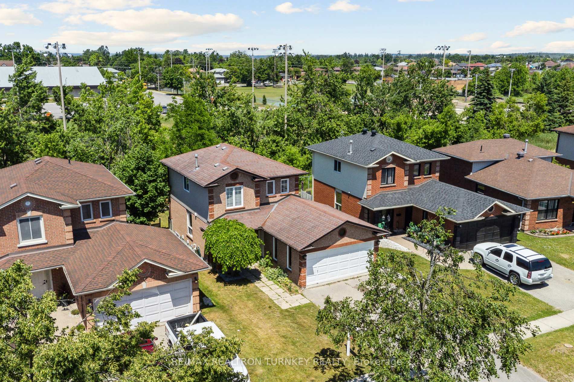 Photo 2 of Unit Upper, 62 Arthur Avenue, Barrie, Grove East — HOMEH
