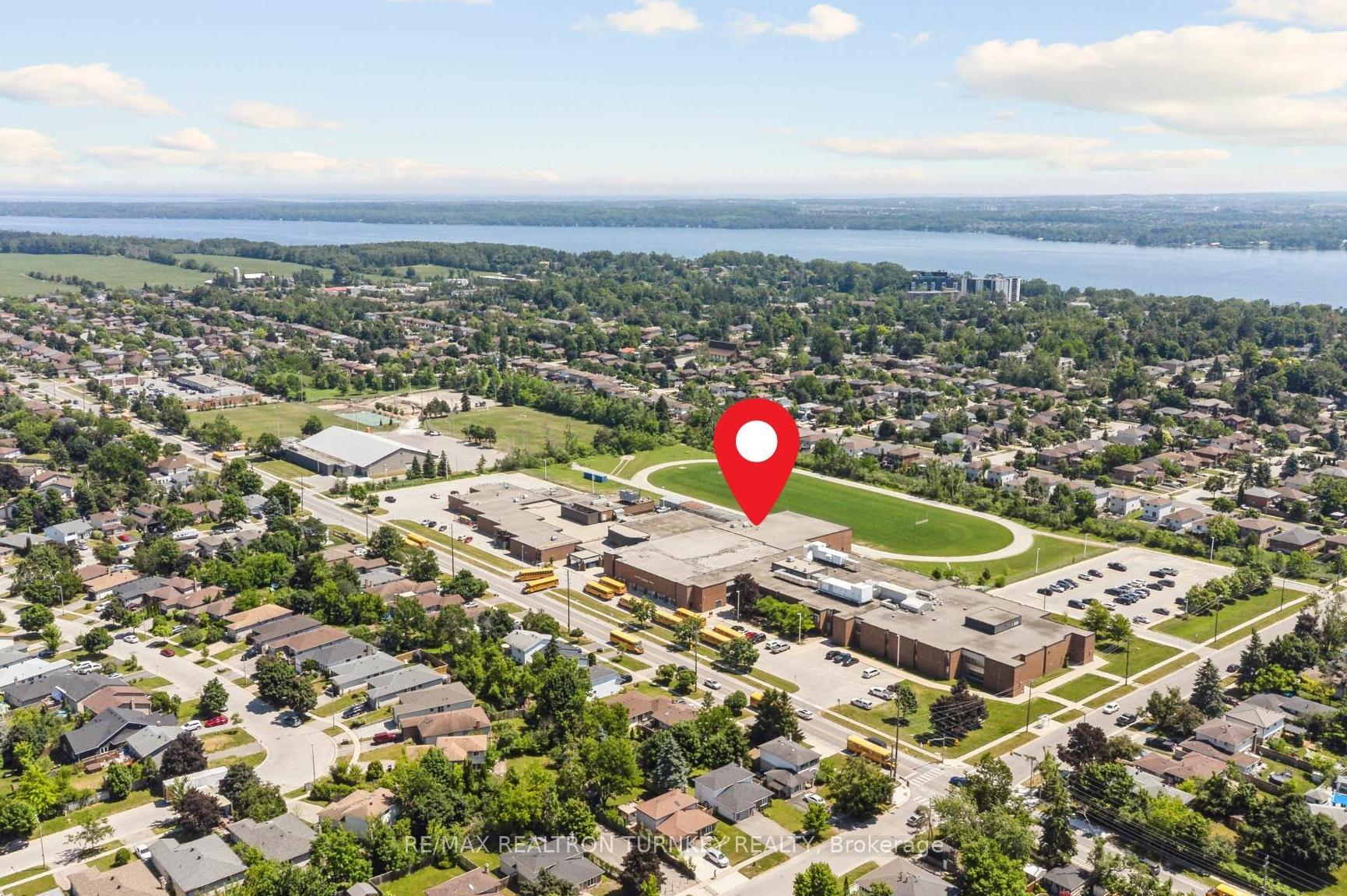Photo 7 of Unit Upper, 62 Arthur Avenue, Barrie, Grove East — HOMEH