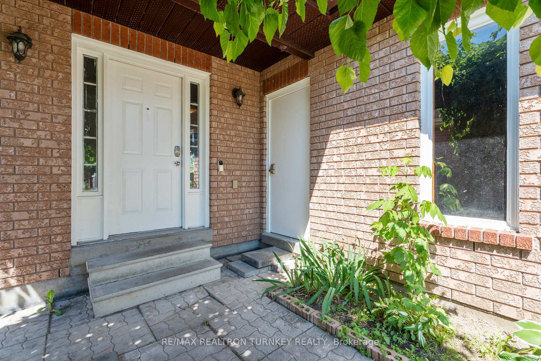 Photo 3 of Unit Upper, 62 Arthur Avenue, Barrie, Grove East — HOMEH