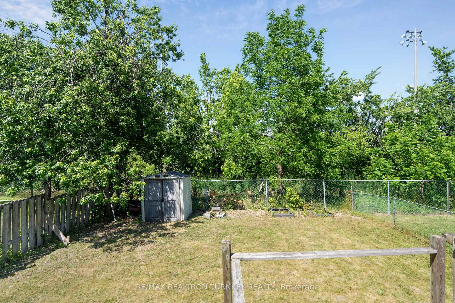 Photo 29 of Unit Upper, 62 Arthur Avenue, Barrie, Grove East — HOMEH