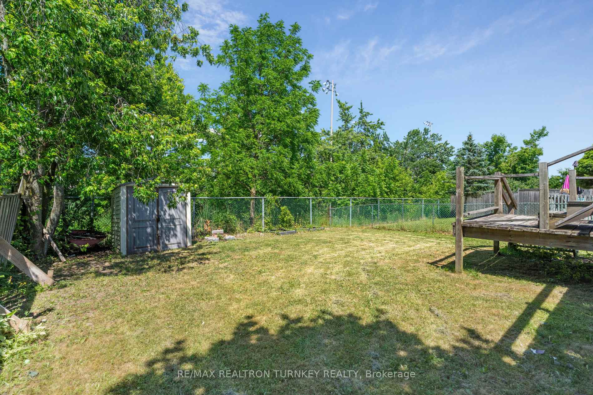 Photo 23 of Unit Upper, 62 Arthur Avenue, Barrie, Grove East — HOMEH