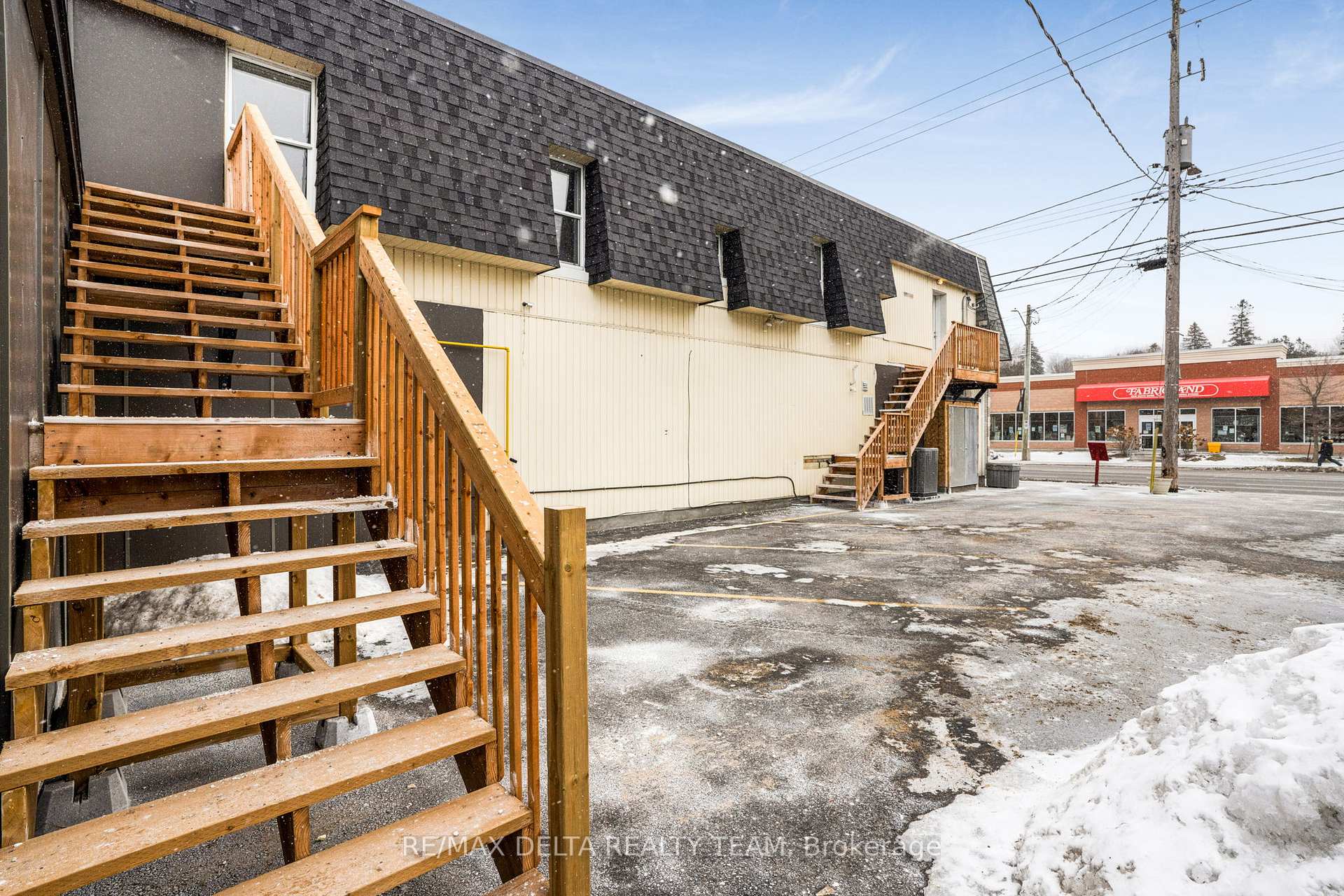 Photo 6 of Unit 1, 2837 St Joseph Boulevard, Ottawa, Convent Glen South — HOMEH