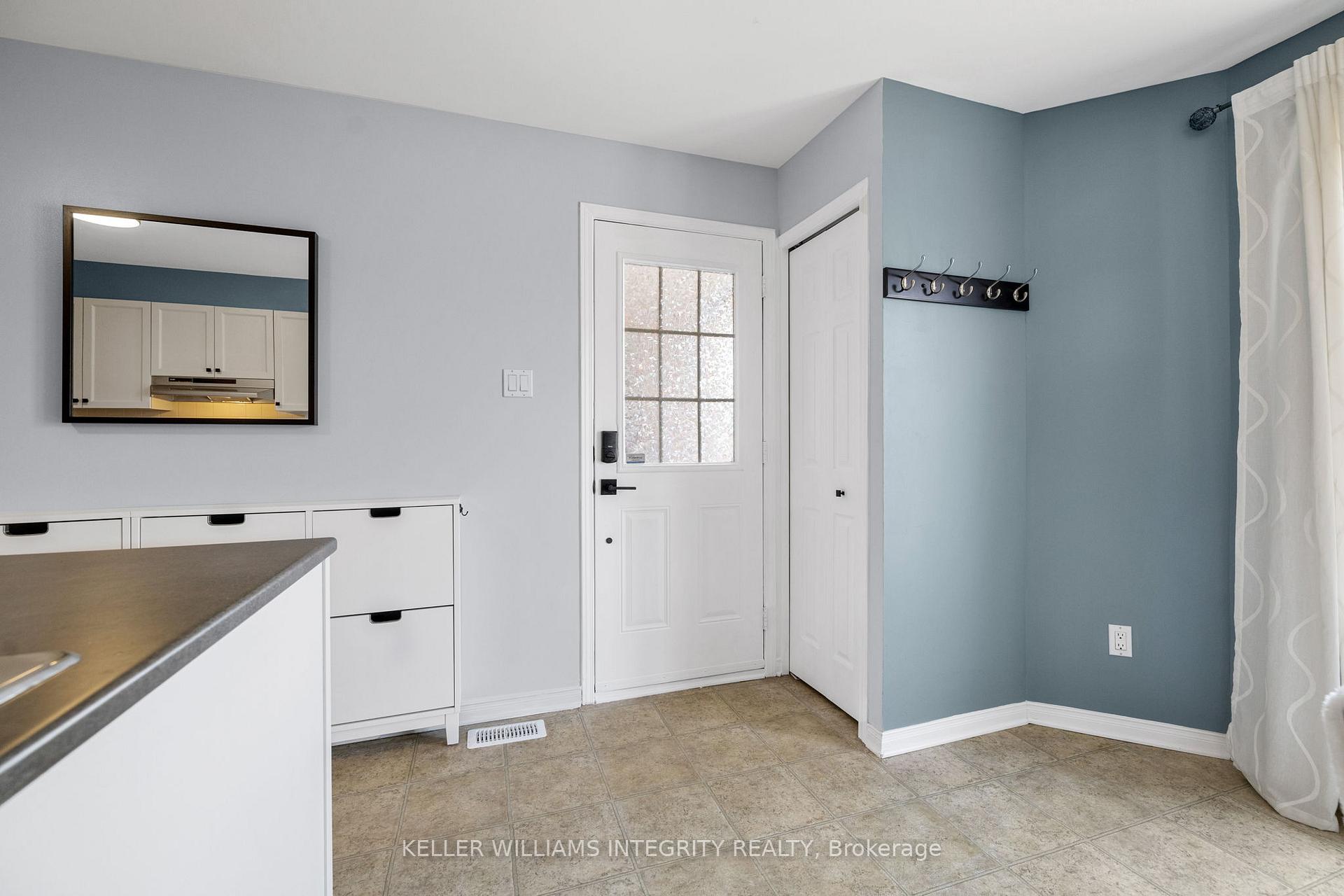 Photo 2 of 856 Longfields Drive, Ottawa, Barrhaven - Longfields — HOMEH