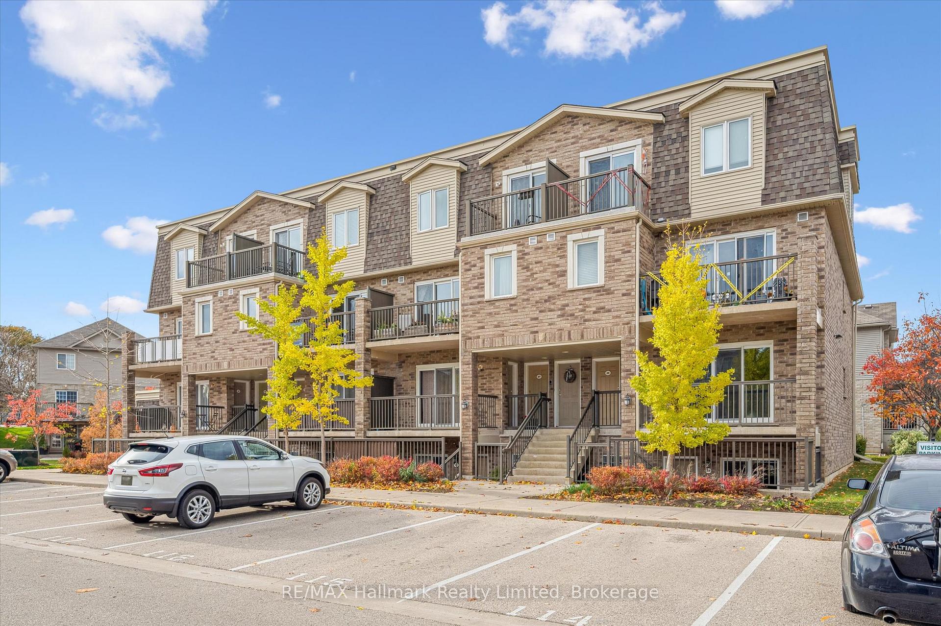 Photo 2 of Unit 27, 35 Mountford Drive, Guelph, Grange Road — HOMEH
