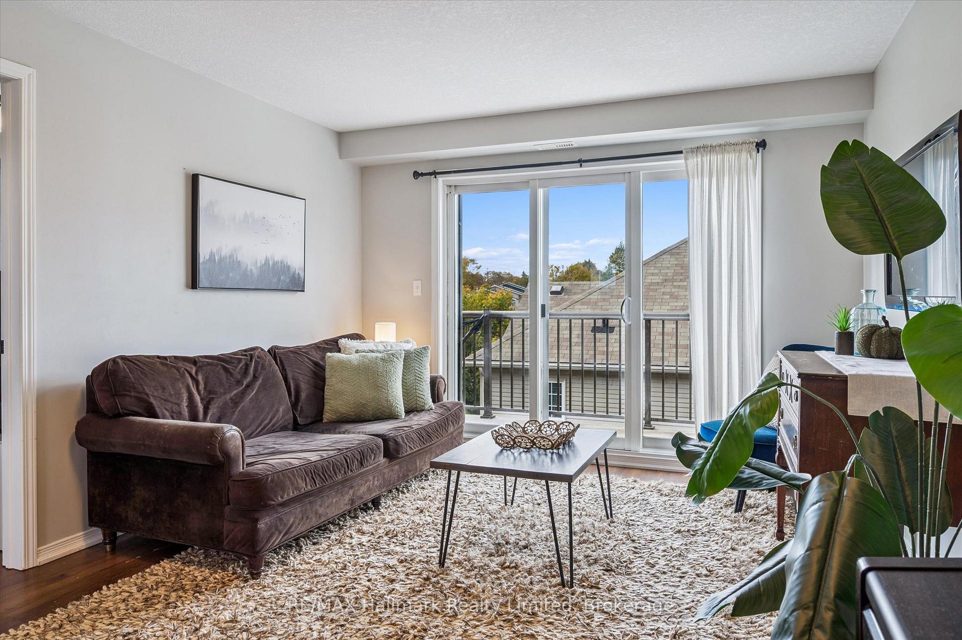 Photo 6 of Unit 27, 35 Mountford Drive, Guelph, Grange Road — HOMEH