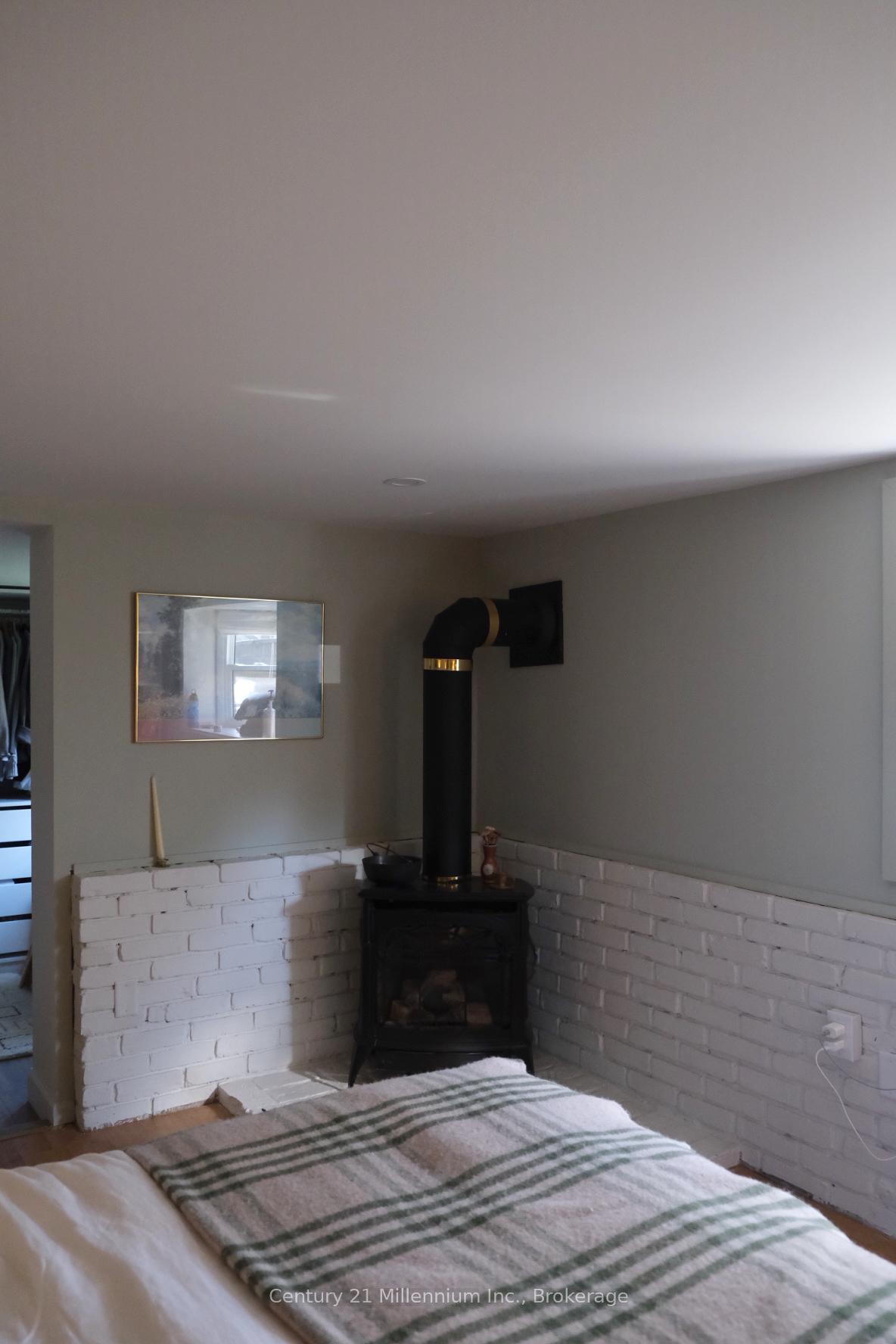 Photo 3 of 85 Ninth Street, Collingwood — HOMEH
