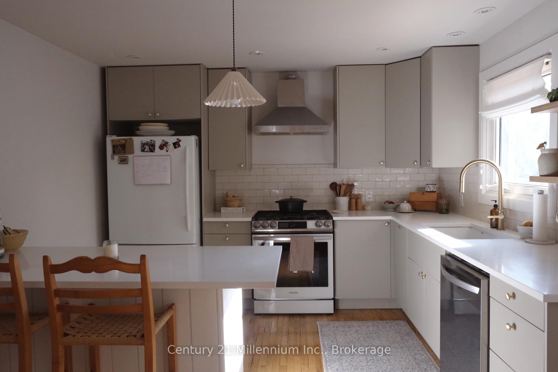 Photo 10 of 85 Ninth Street, Collingwood — HOMEH