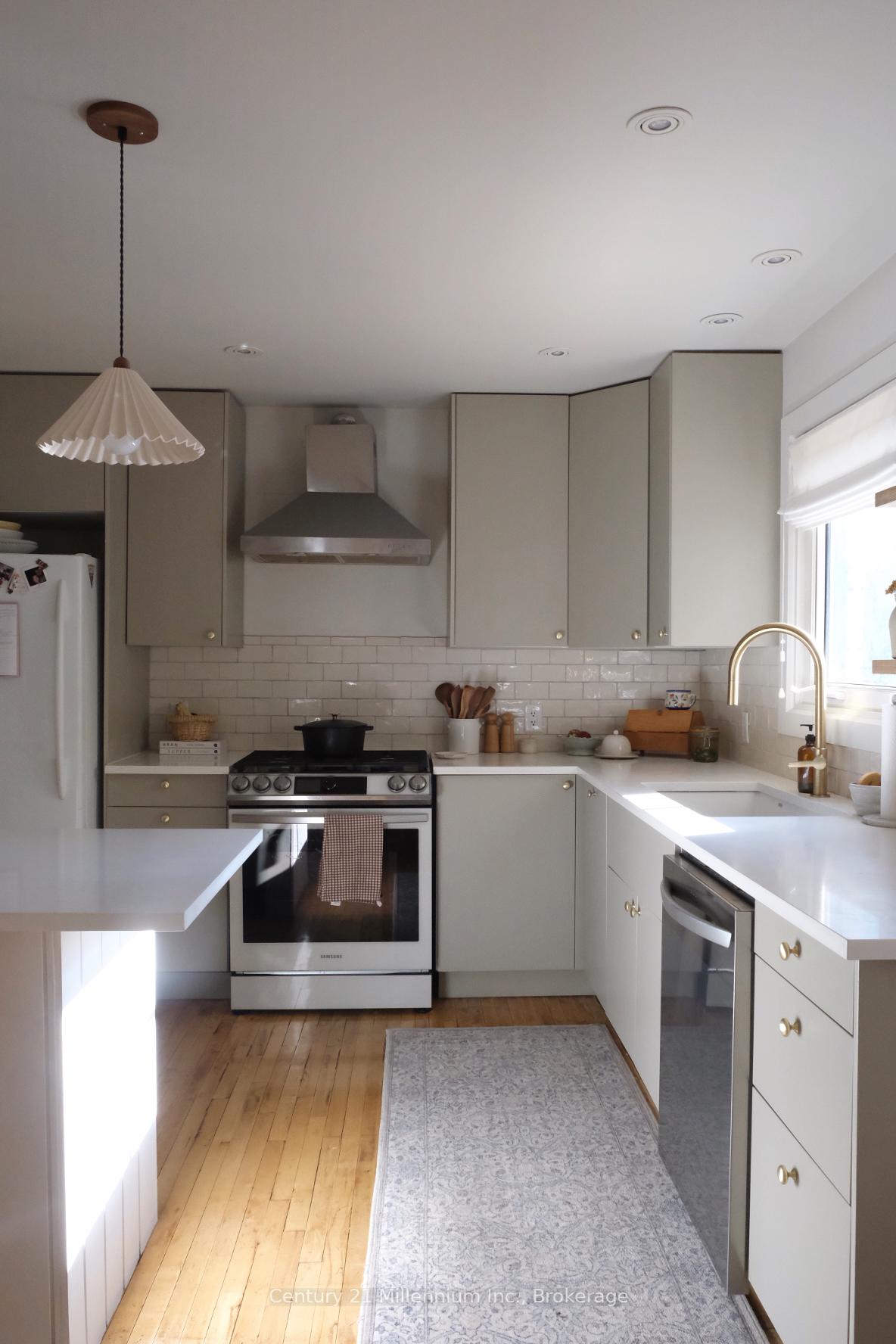 Photo 11 of 85 Ninth Street, Collingwood — HOMEH