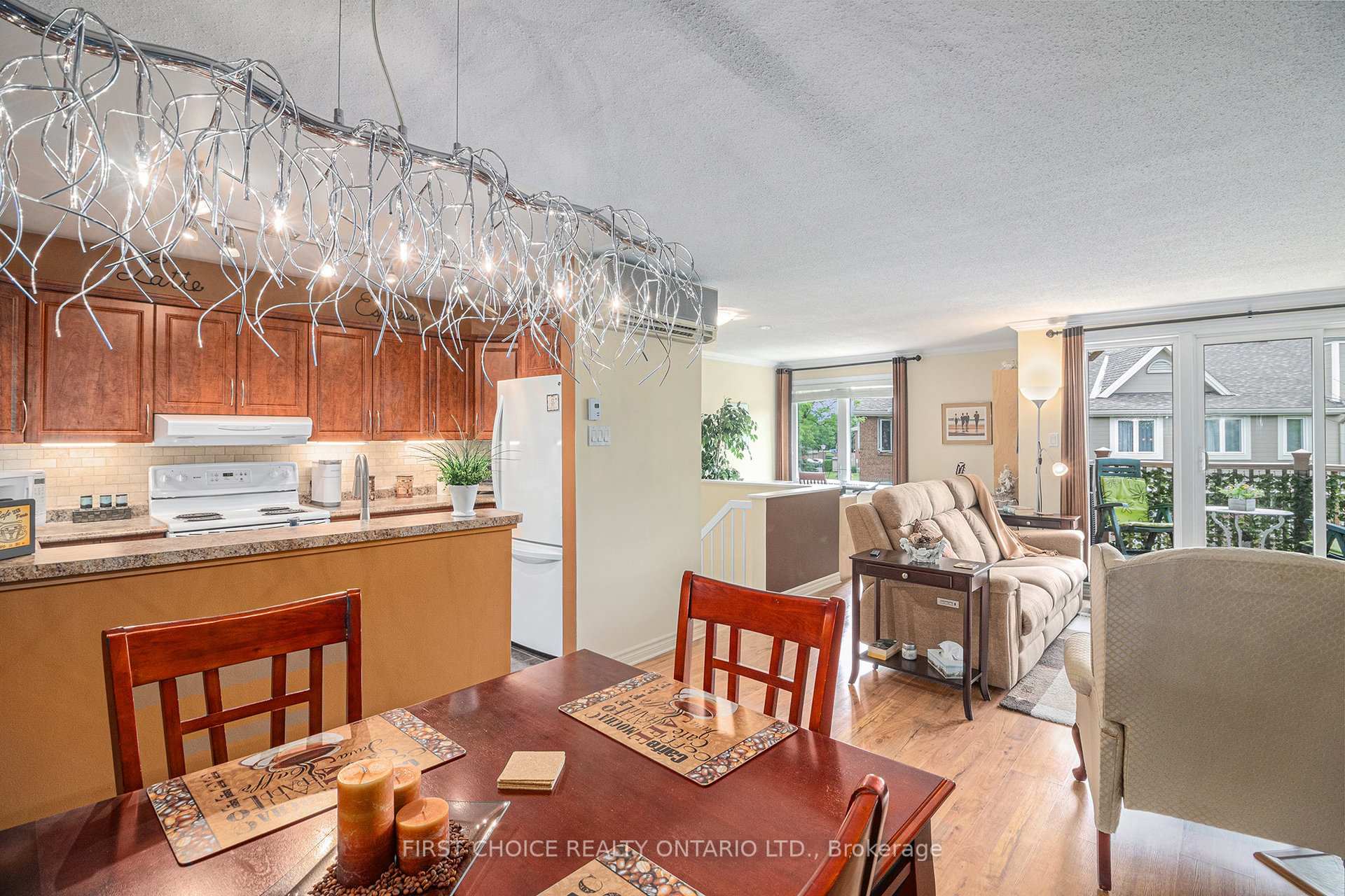 Photo 3 of Unit 209, 1810 Marsala Crescent, Ottawa, Fallingbrook/Pineridge — HOMEH