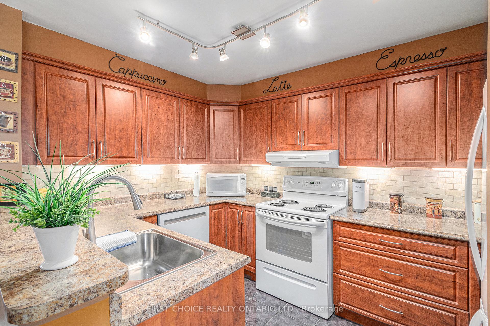 Photo 4 of Unit 209, 1810 Marsala Crescent, Ottawa, Fallingbrook/Pineridge — HOMEH