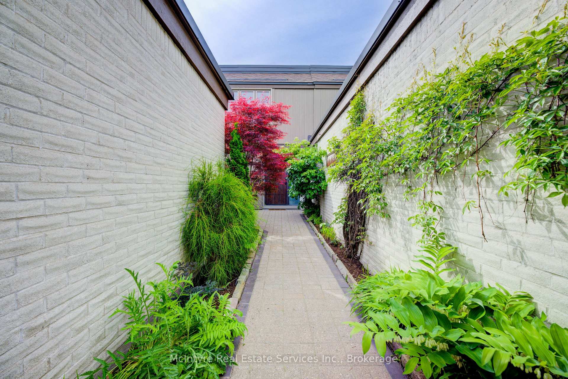 Photo 3 of 267 Old Post Road, Waterloo — HOMEH