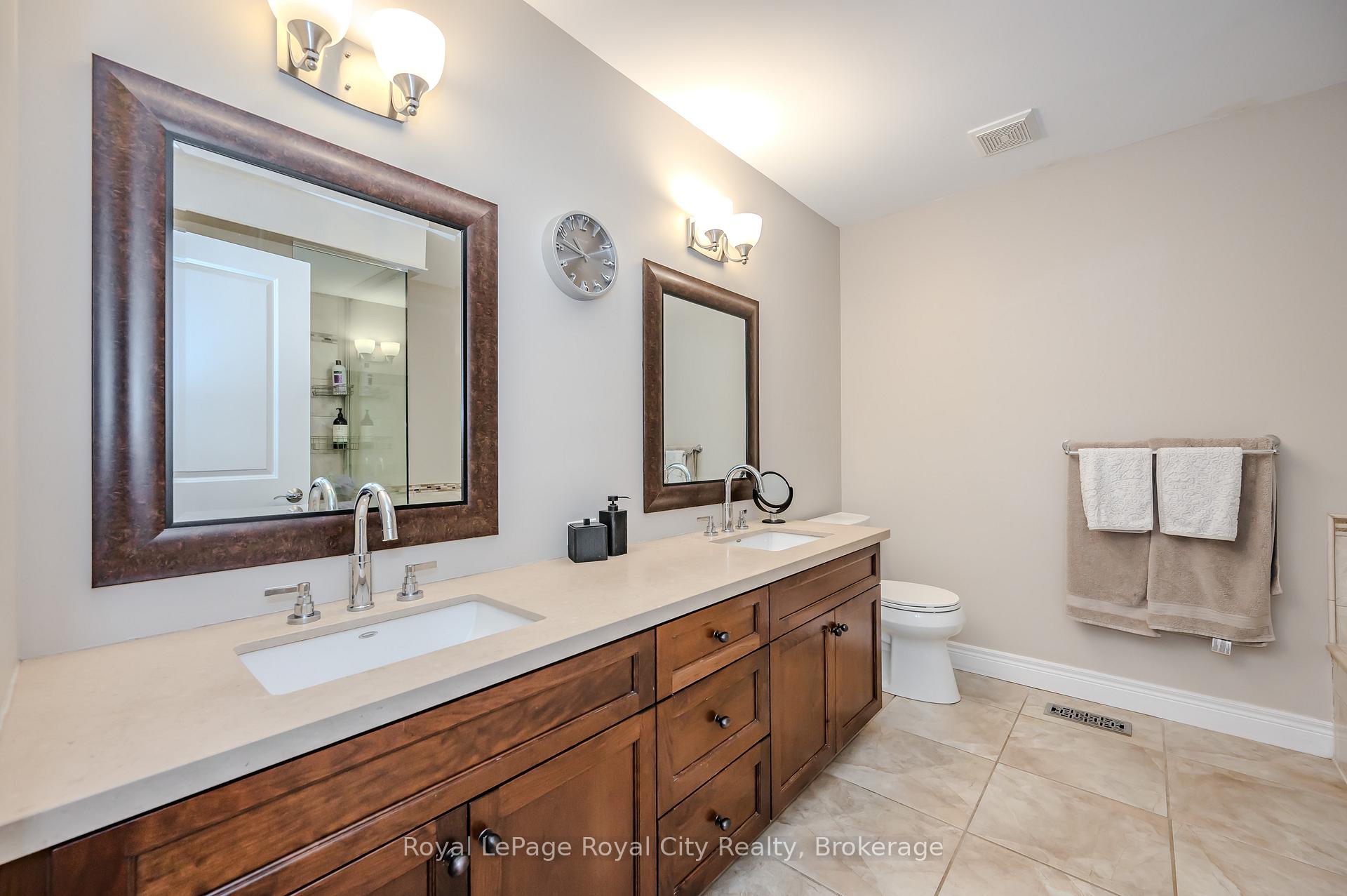 Photo 38 of 90 Cardigan Street, Guelph, Downtown — HOMEH