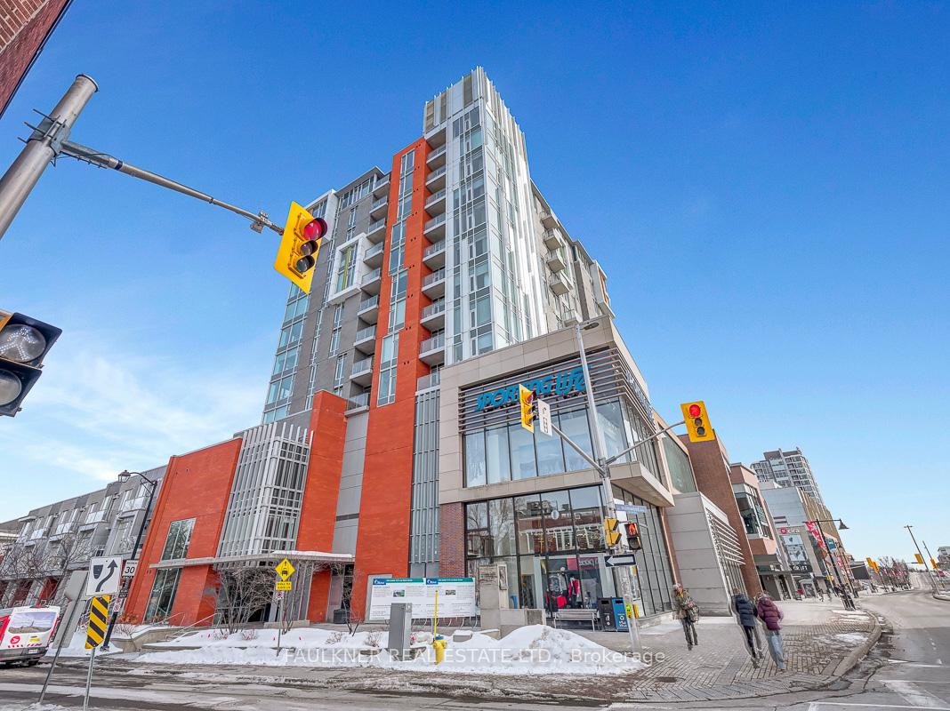 Front of Unit 605, 118 Holmwood Avenue