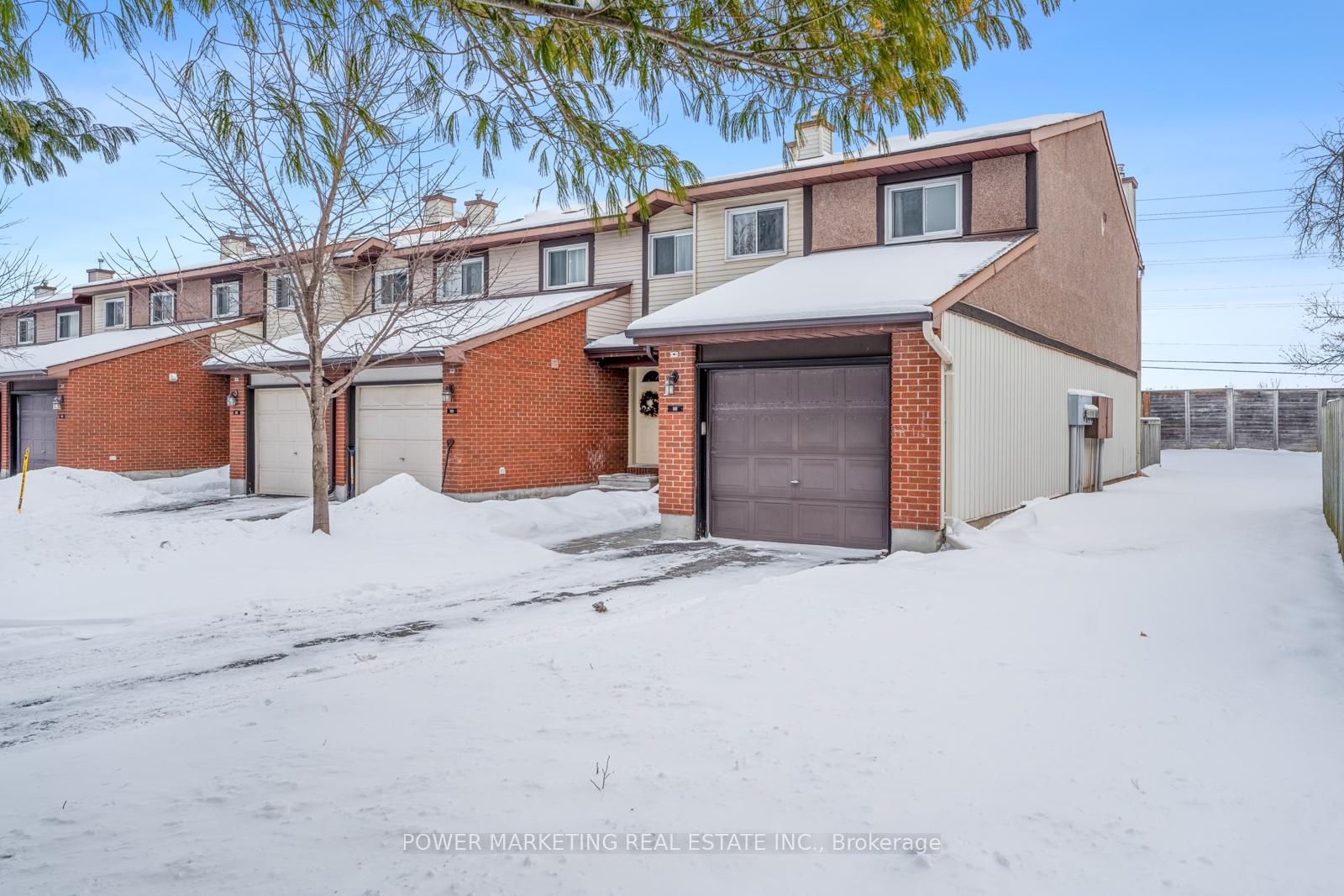 Photo 3 of 98 Clarkson Crescent, Ottawa, Kanata - Katimavik — HOMEH