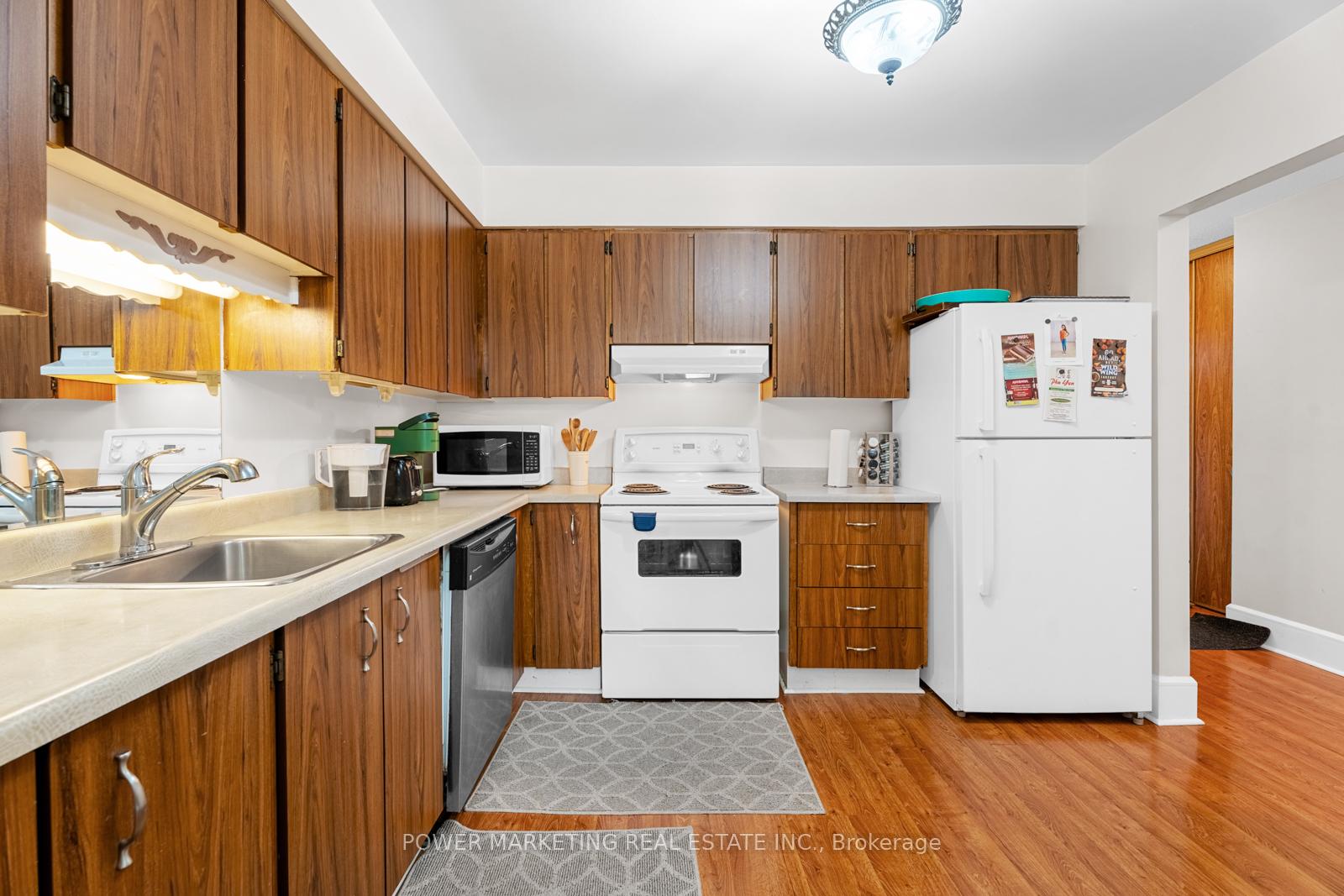 Photo 9 of 98 Clarkson Crescent, Ottawa, Kanata - Katimavik — HOMEH