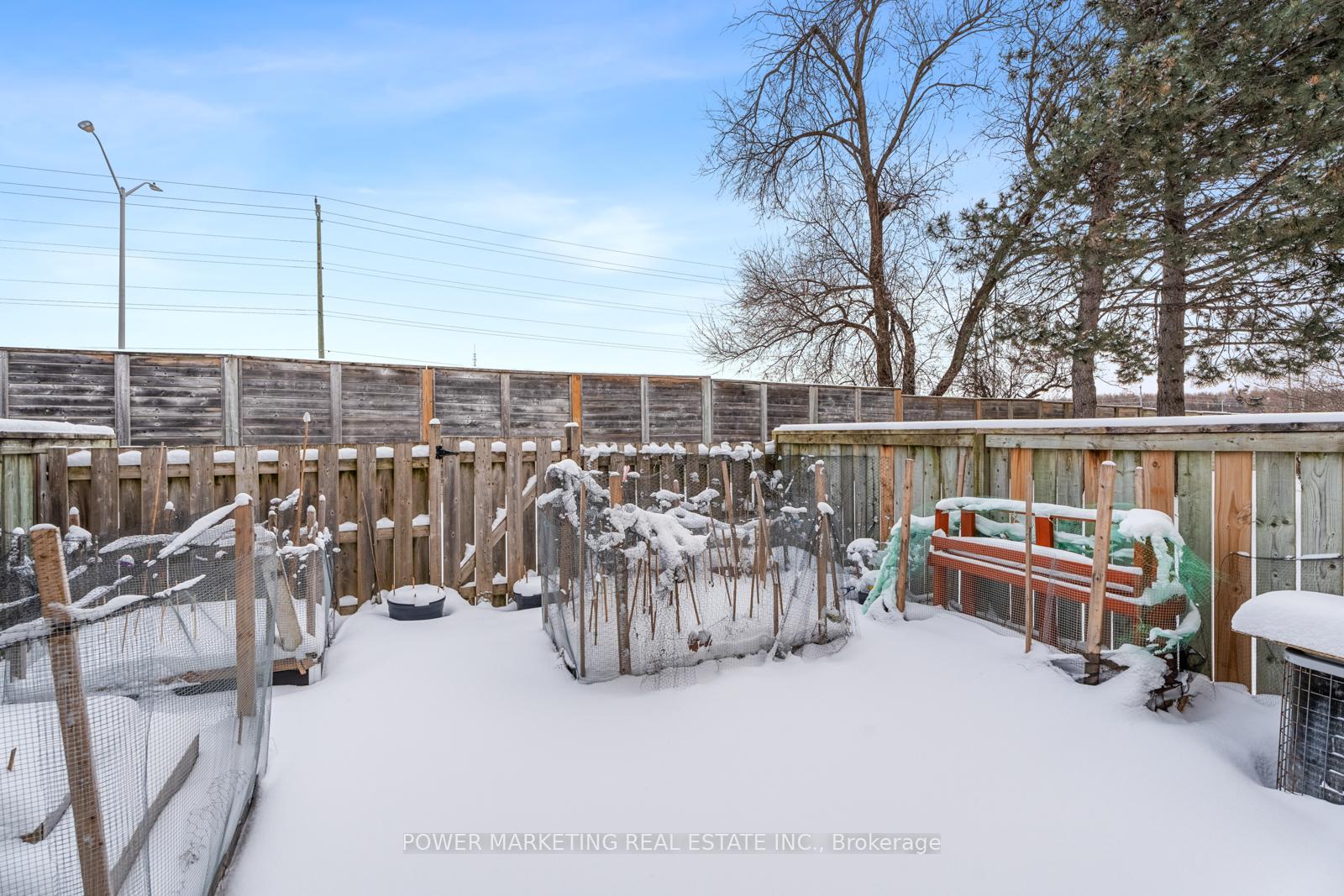 Photo 33 of 98 Clarkson Crescent, Ottawa, Kanata - Katimavik — HOMEH