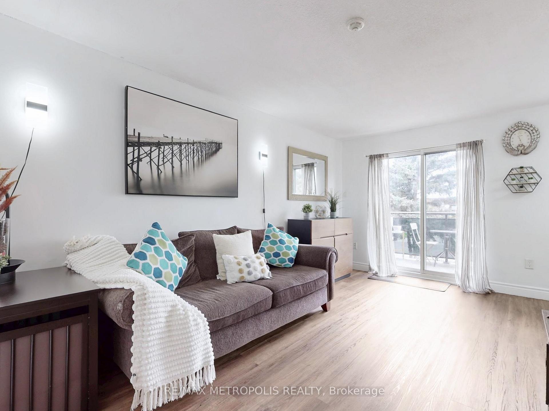 Photo 5 of Unit 104, 140 Ling Road, Scarborough, West Hill — HOMEH