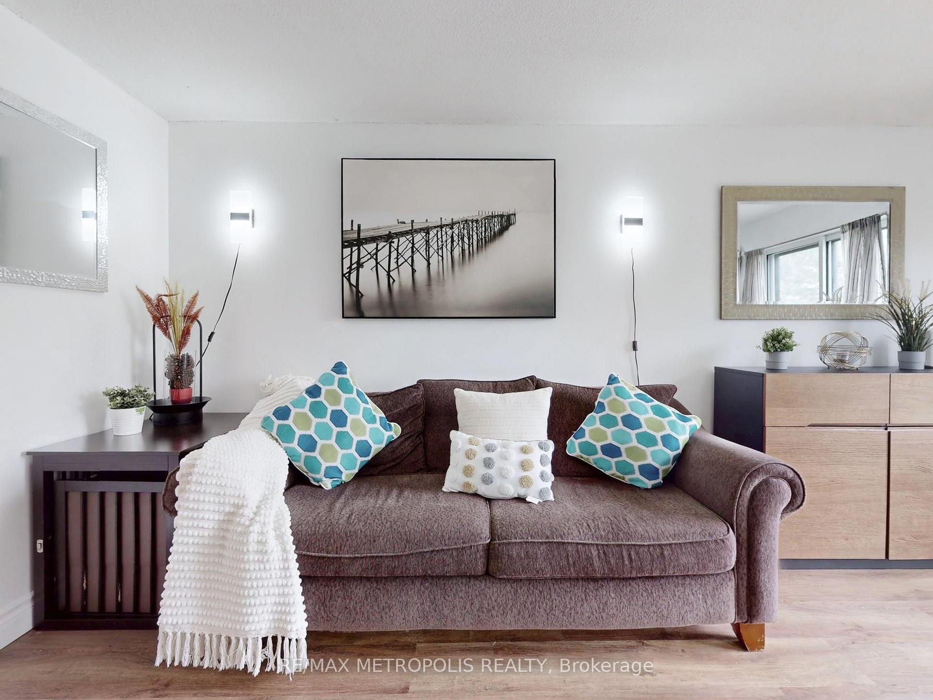 Photo 7 of Unit 104, 140 Ling Road, Scarborough, West Hill — HOMEH
