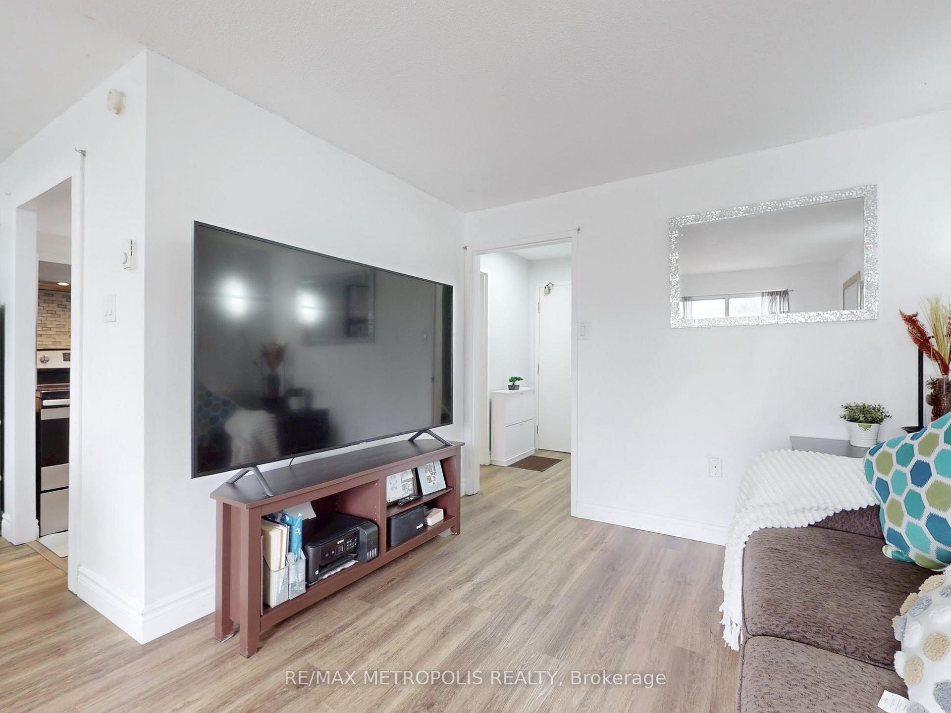 Photo 10 of Unit 104, 140 Ling Road, Scarborough, West Hill — HOMEH