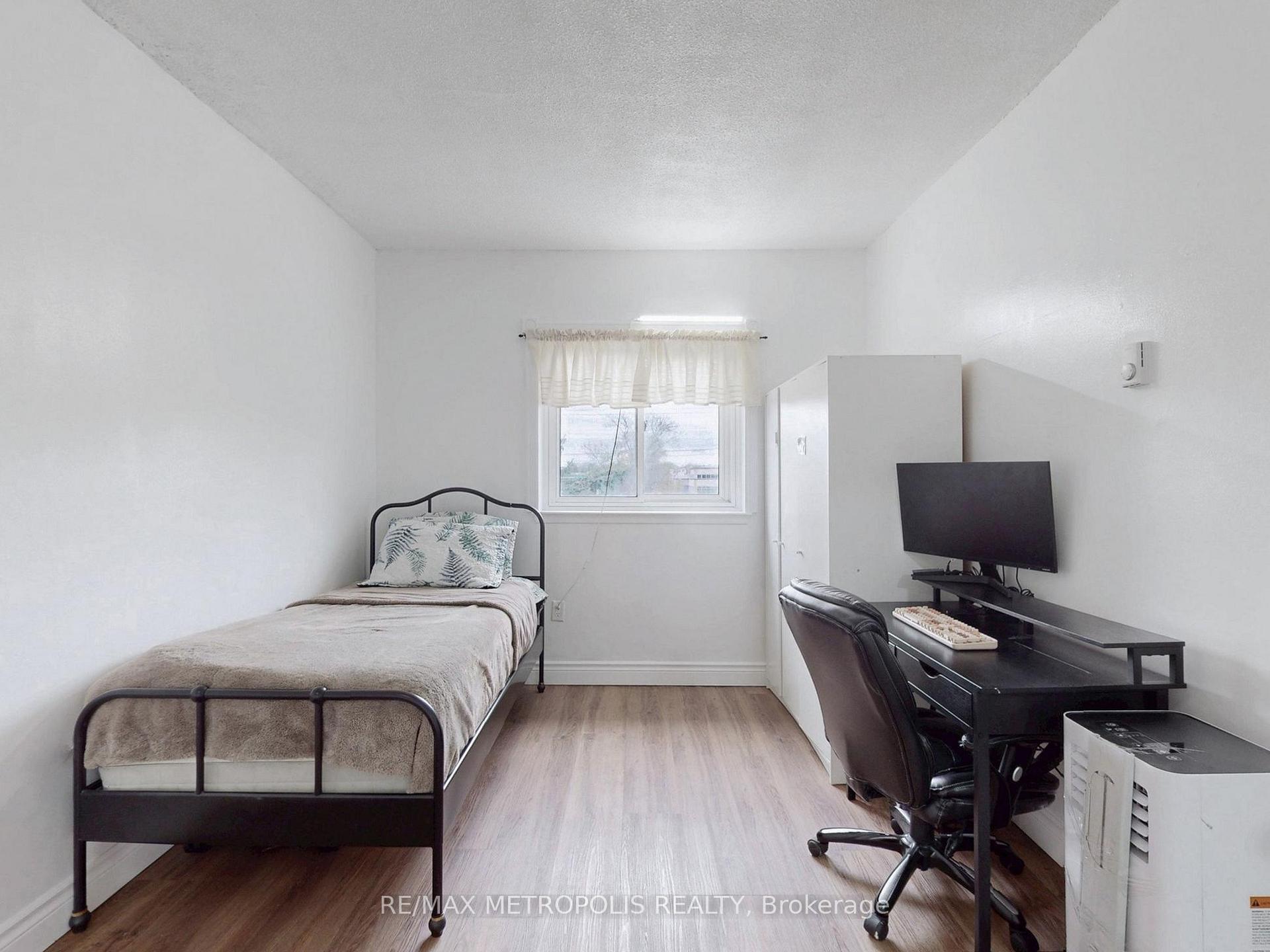 Photo 26 of Unit 104, 140 Ling Road, Scarborough, West Hill — HOMEH