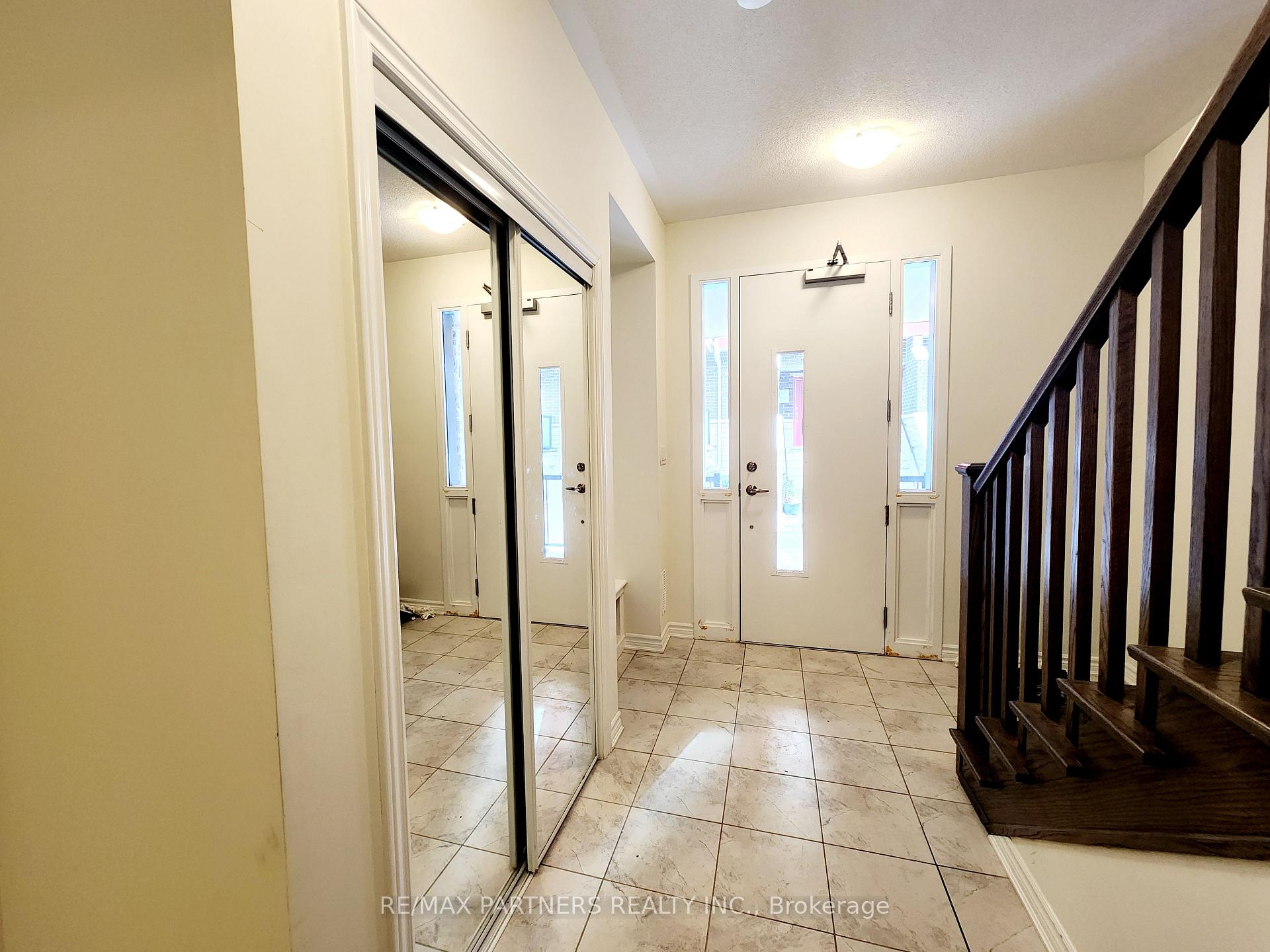 Photo 2 of Unit 503, 1034 Reflection Place, Pickering, Rural Pickering — HOMEH