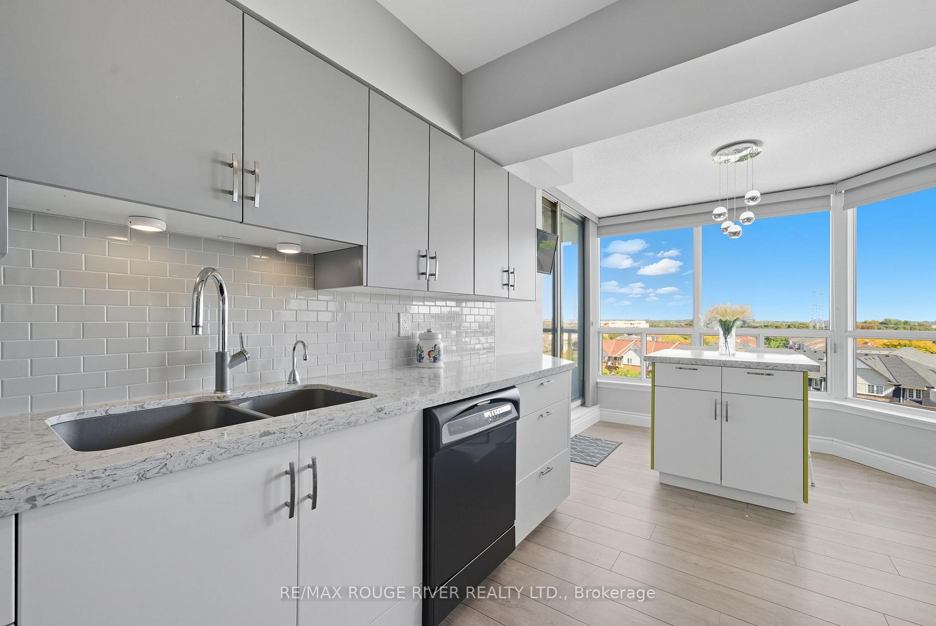 Photo 7 of Unit 604, 1890 Valley Farm Road, Pickering, Town Centre — HOMEH