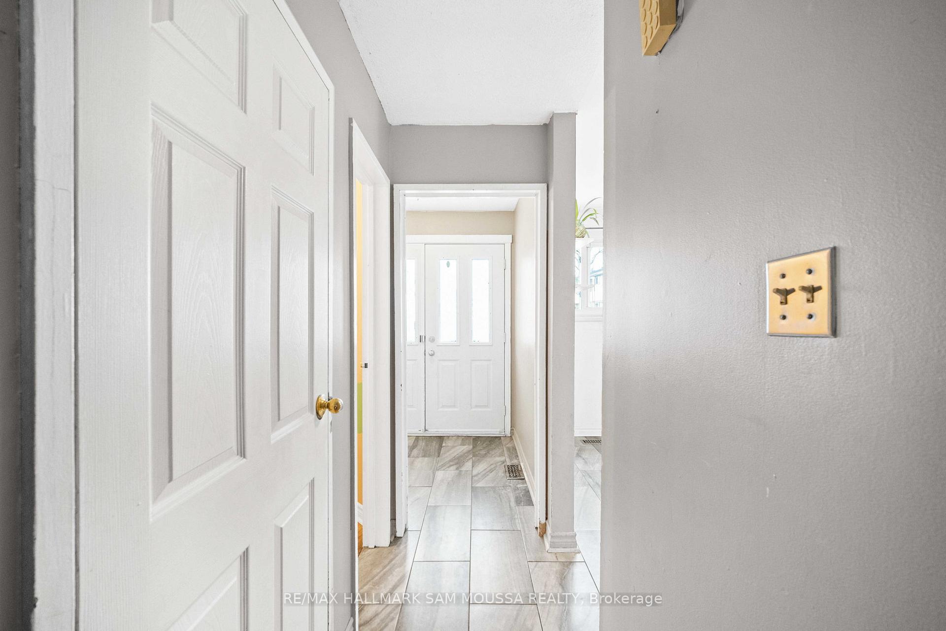 Photo 6 of Unit 42, 3173 Quail Drive, Ottawa, Sawmill Creek/Timbermill — HOMEH